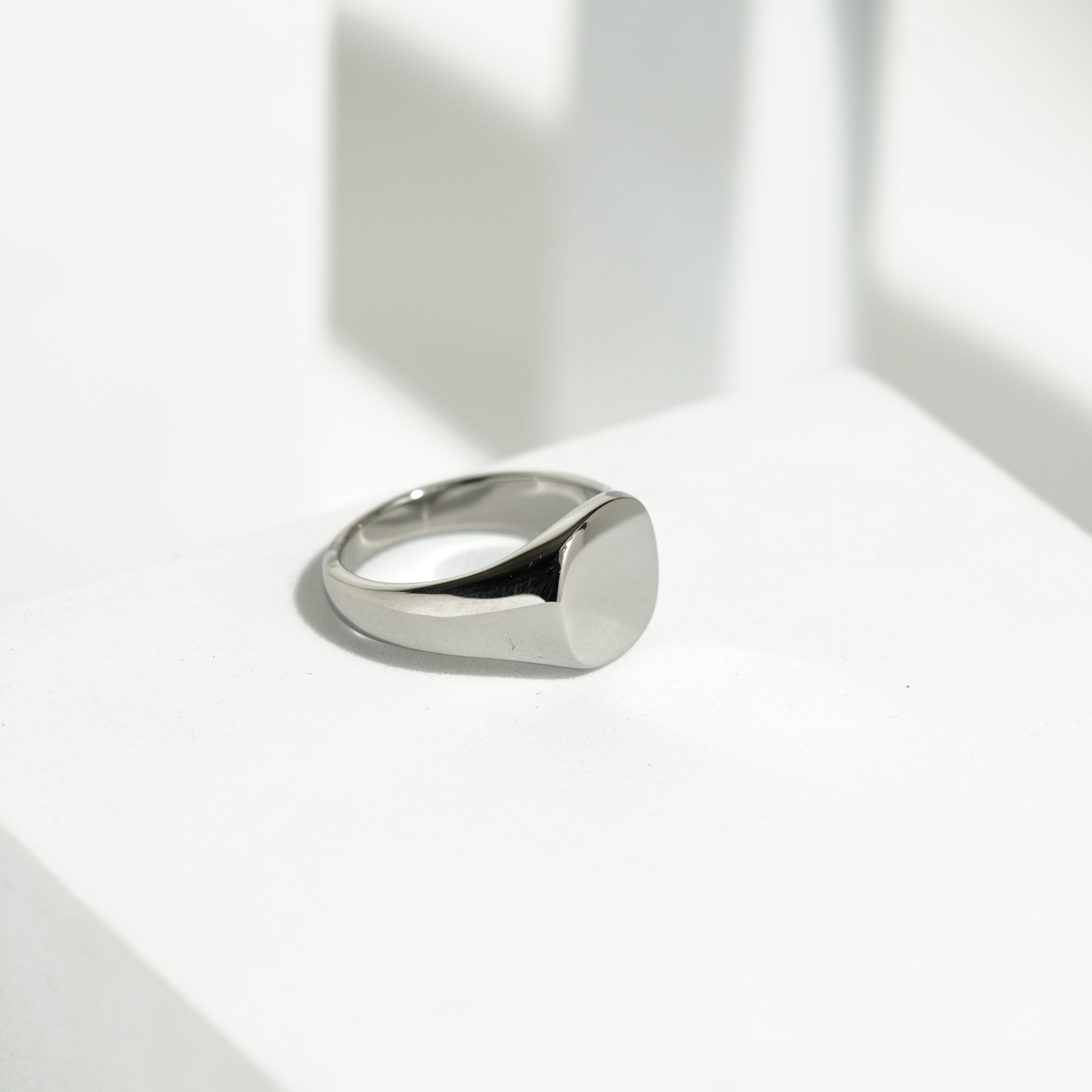 660 Polished Silver Signet Ring