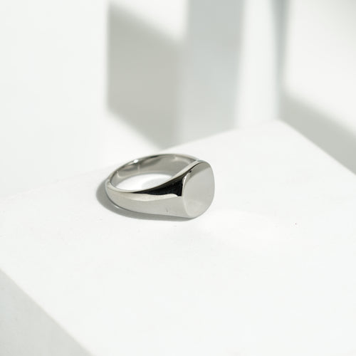 660 Polished Silver Signet Ring