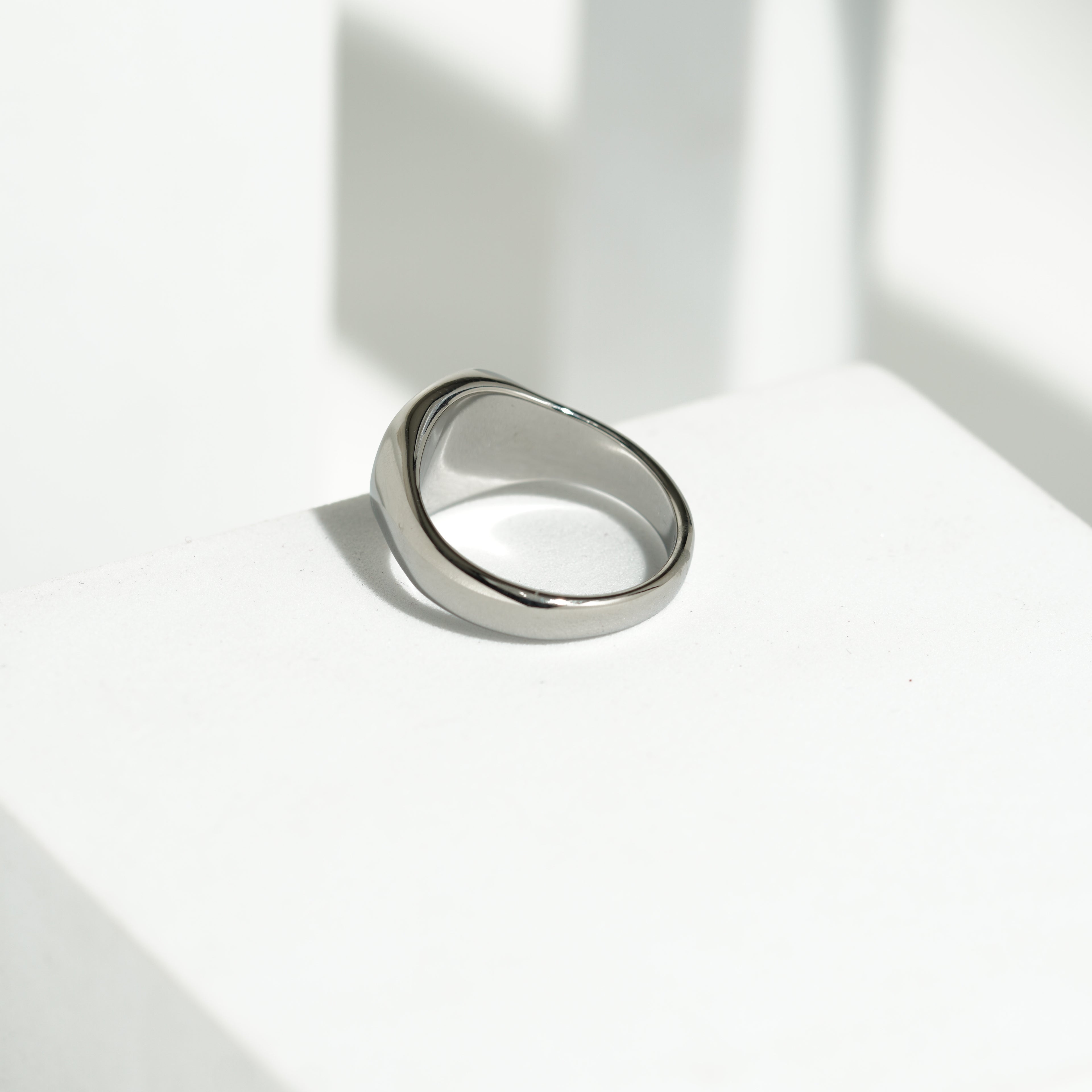 660 Polished Silver Signet Ring
