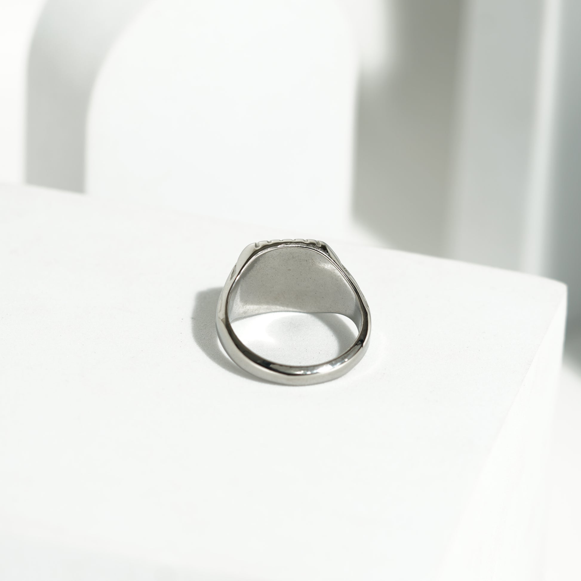 286 Square shaped pattern ring