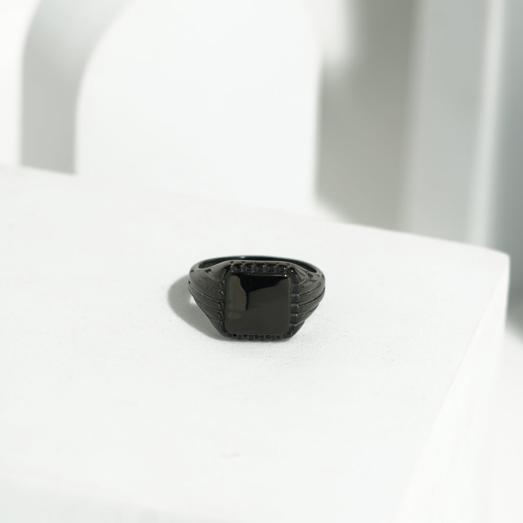 286 Square shaped pattern ring
