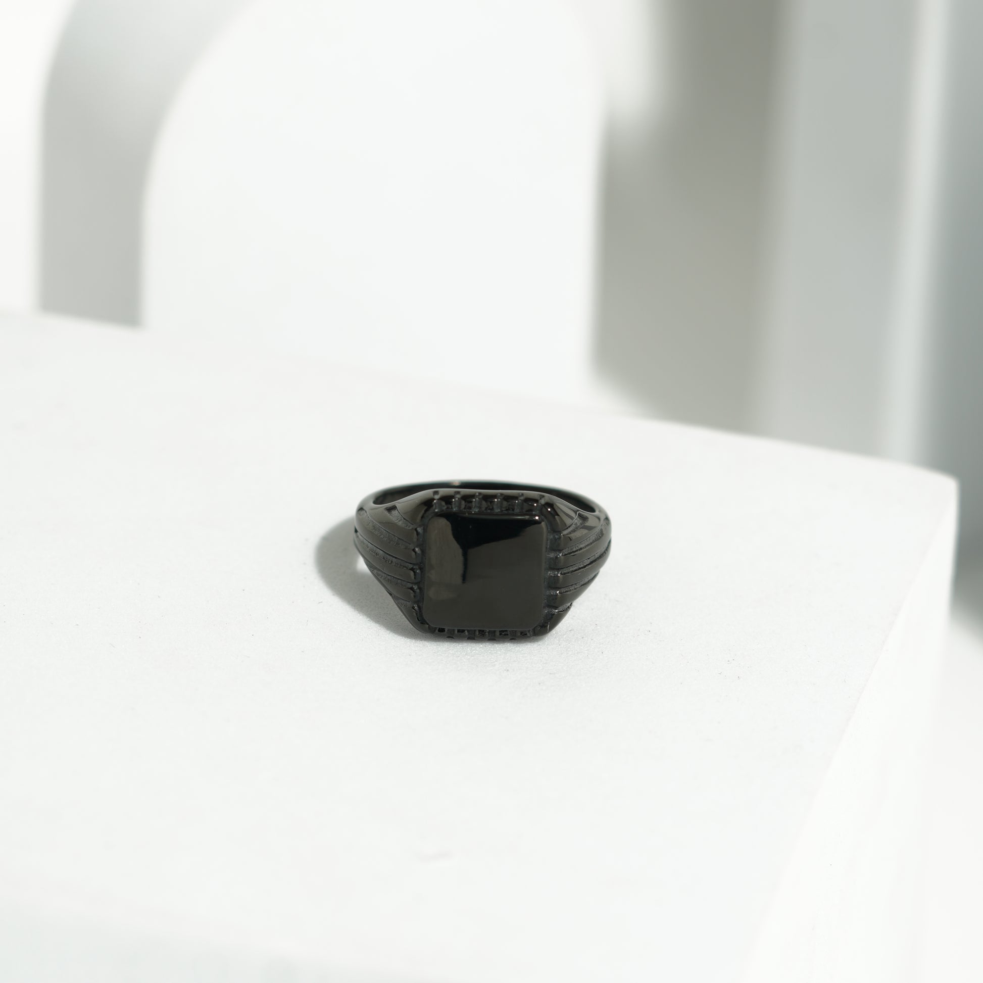 286 Square shaped pattern ring