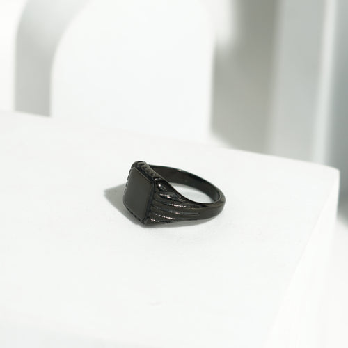 286 Square shaped pattern ring