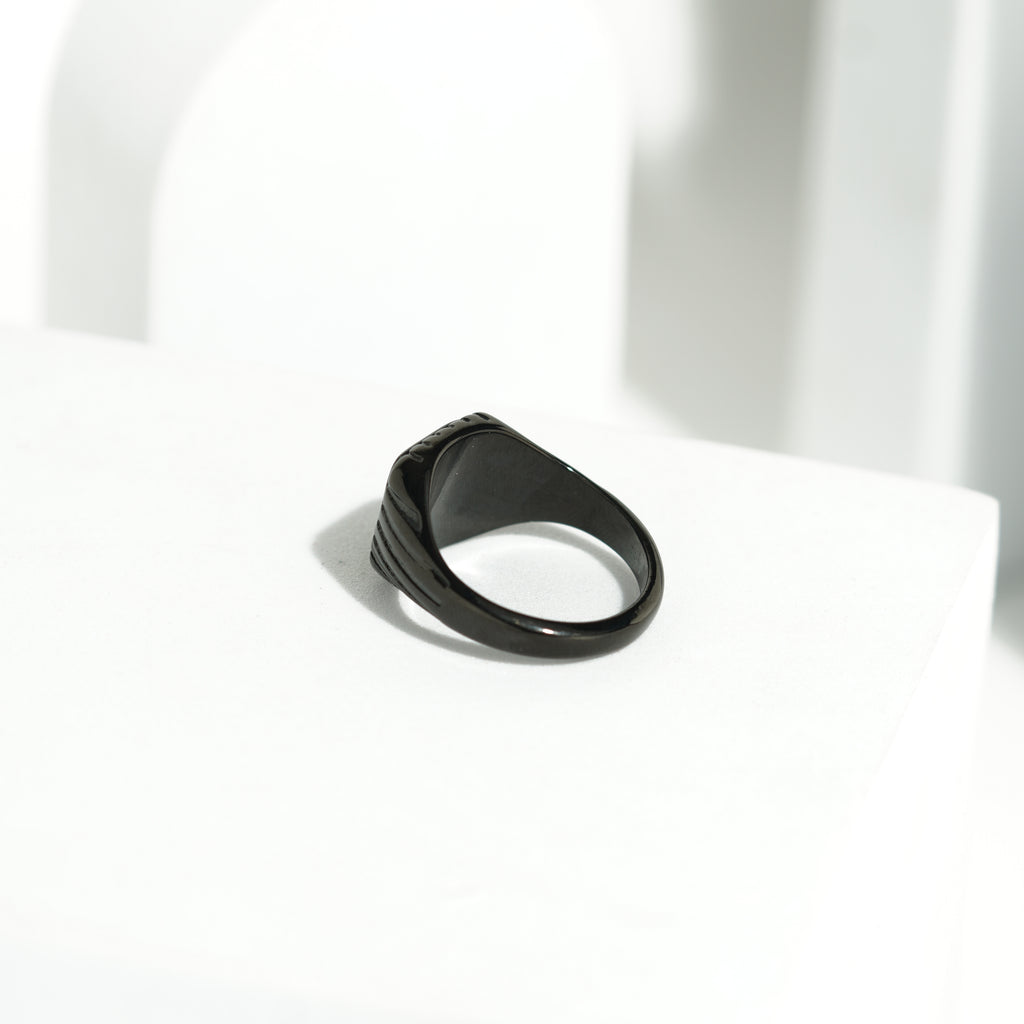 286 Square shaped pattern ring