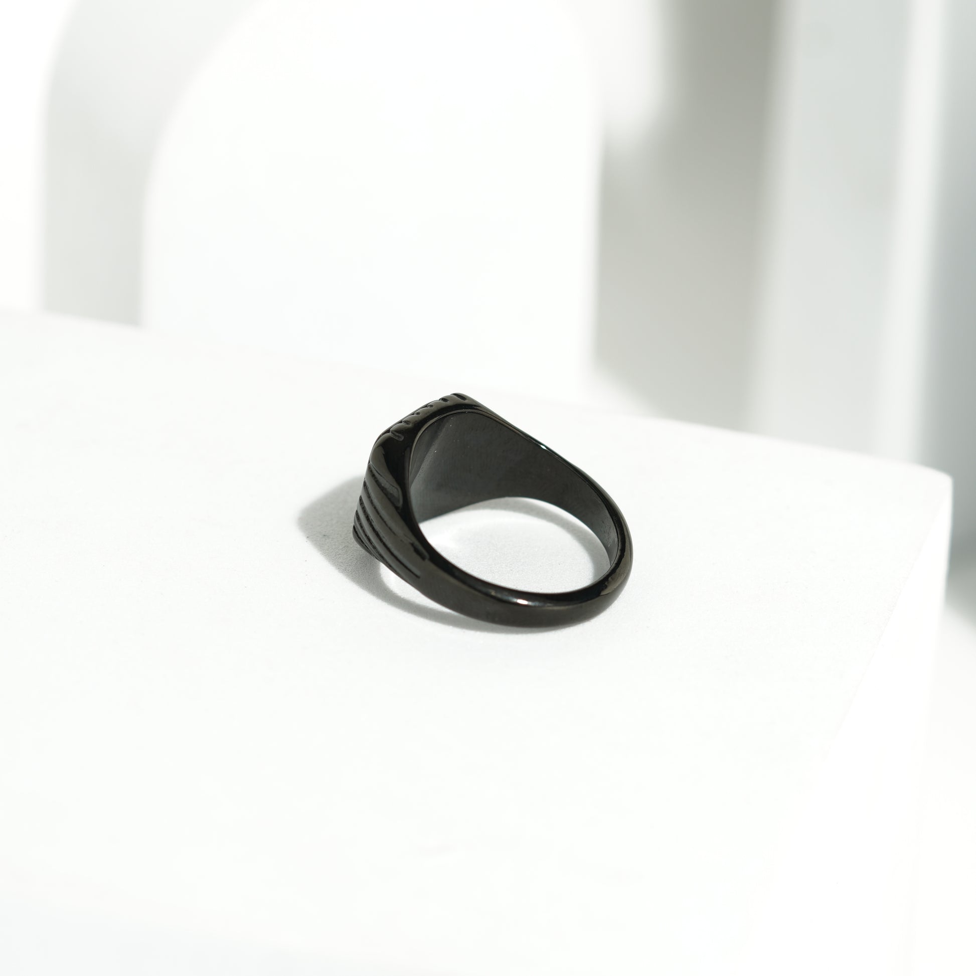 286 Square shaped pattern ring