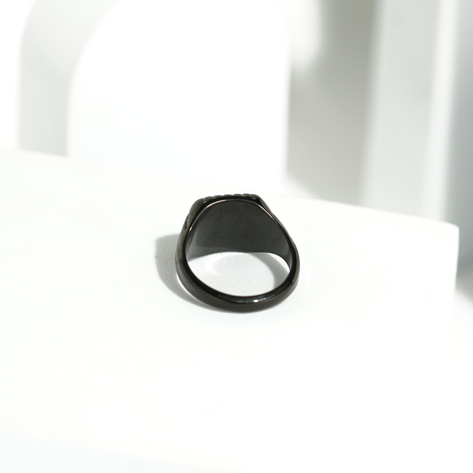286 Square shaped pattern ring