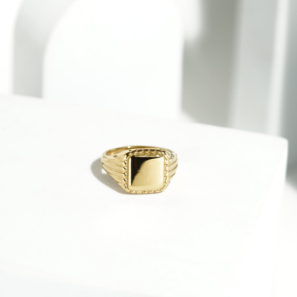286 Square shaped pattern ring
