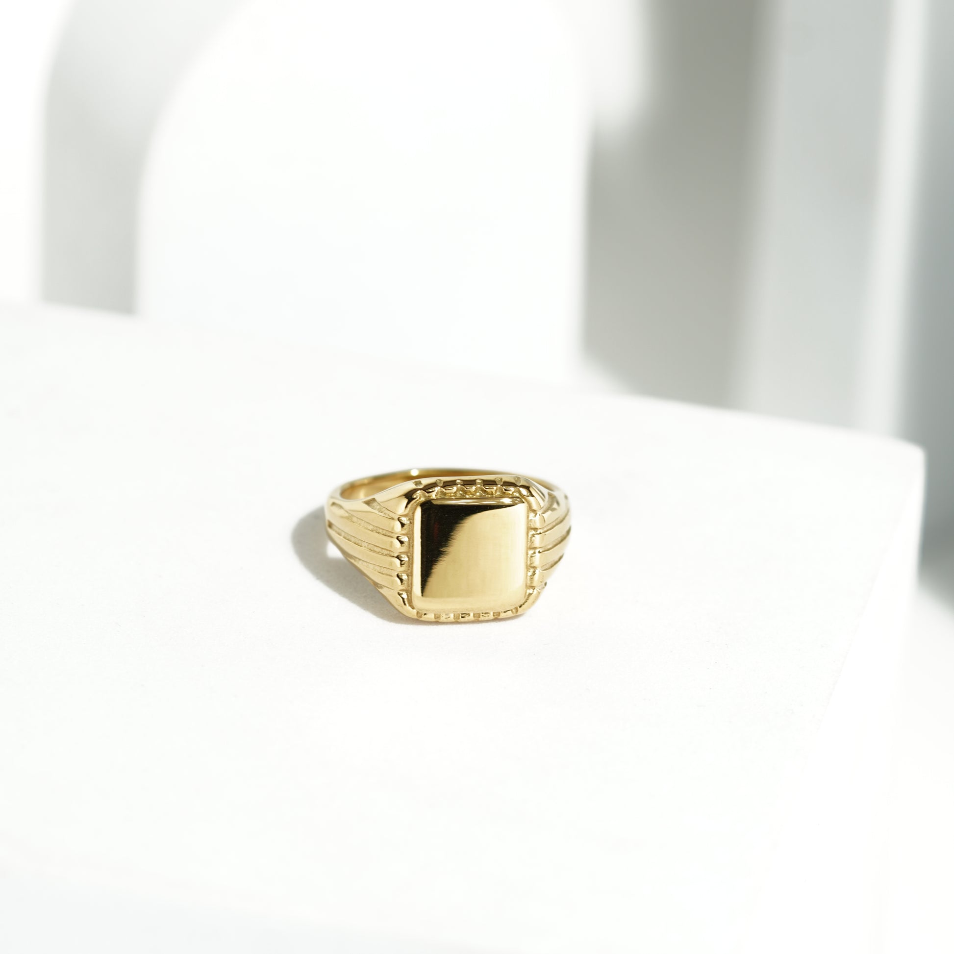 286 Square shaped pattern ring