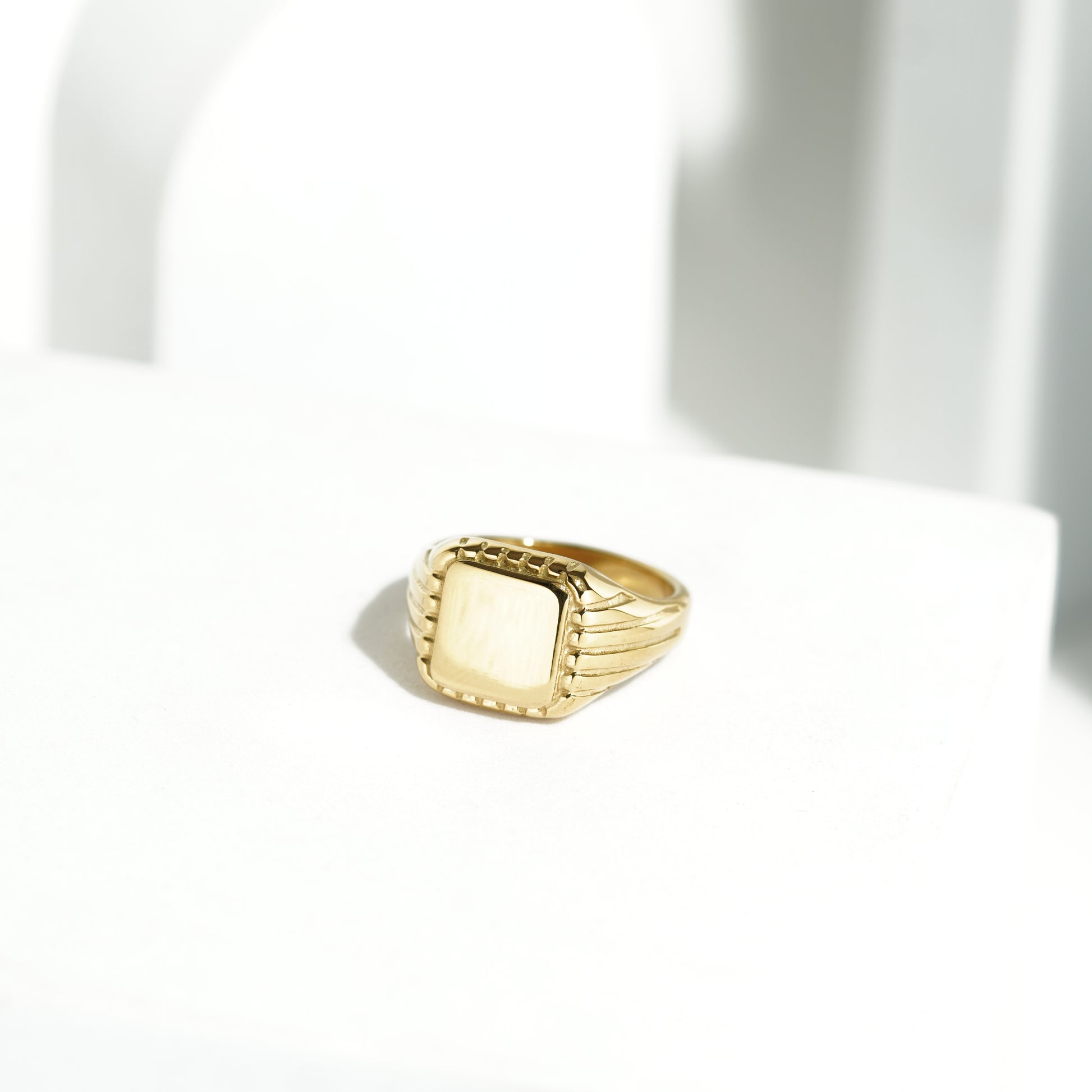 286 Square shaped pattern ring