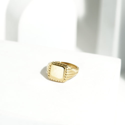 286 Square shaped pattern ring