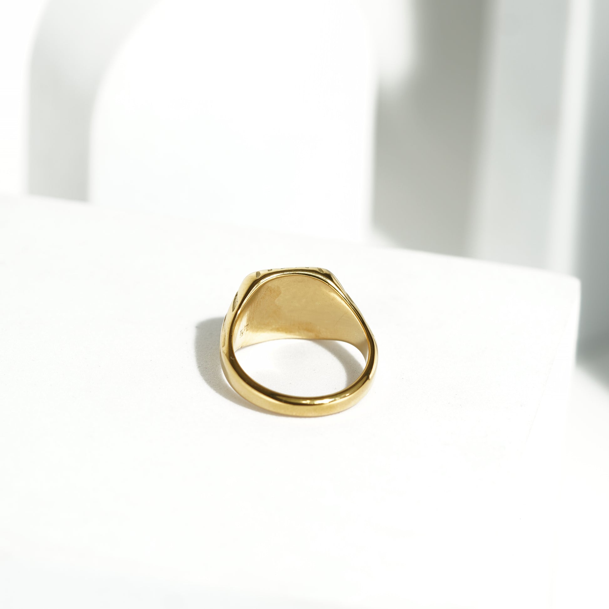 286 Square shaped pattern ring