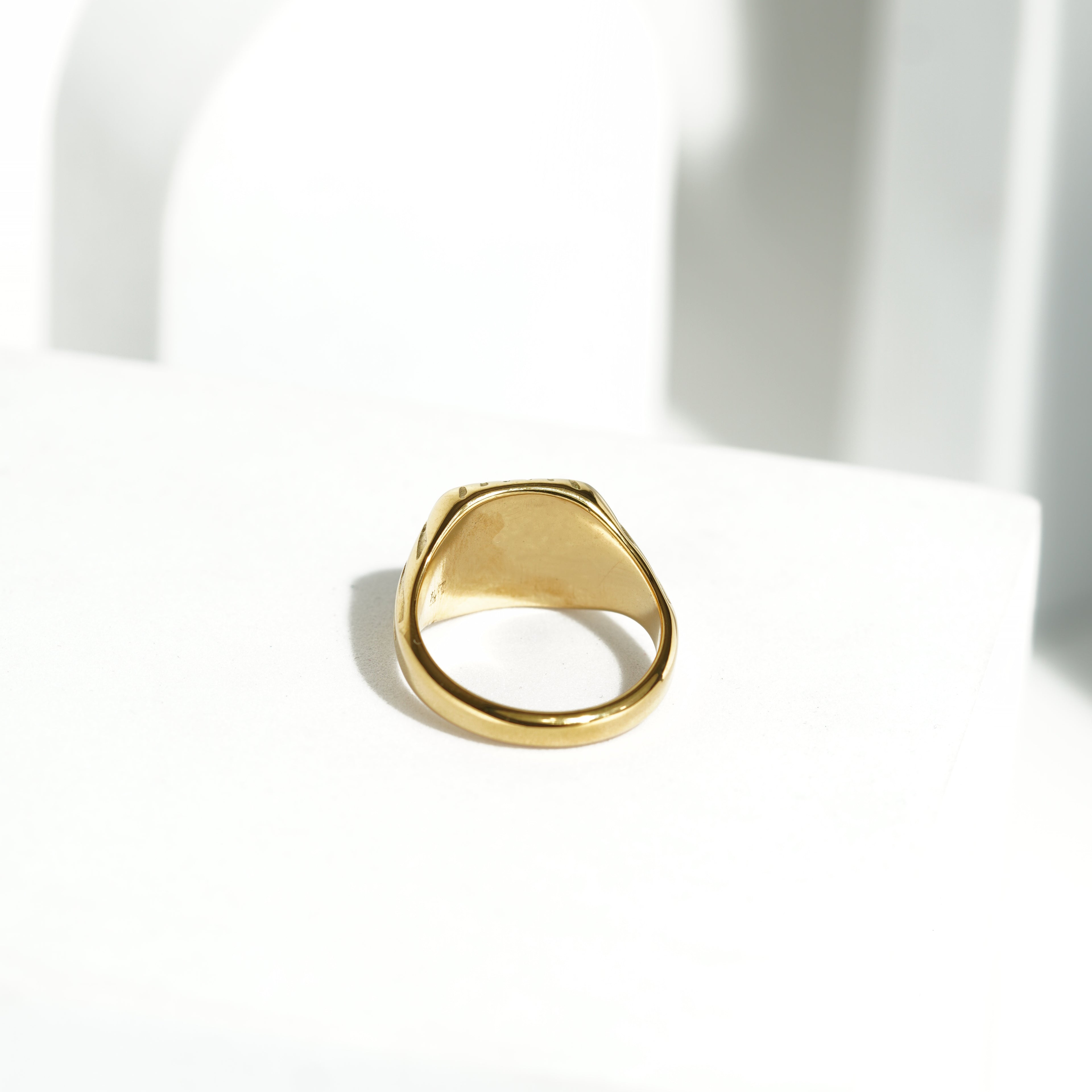 286 Square shaped pattern ring