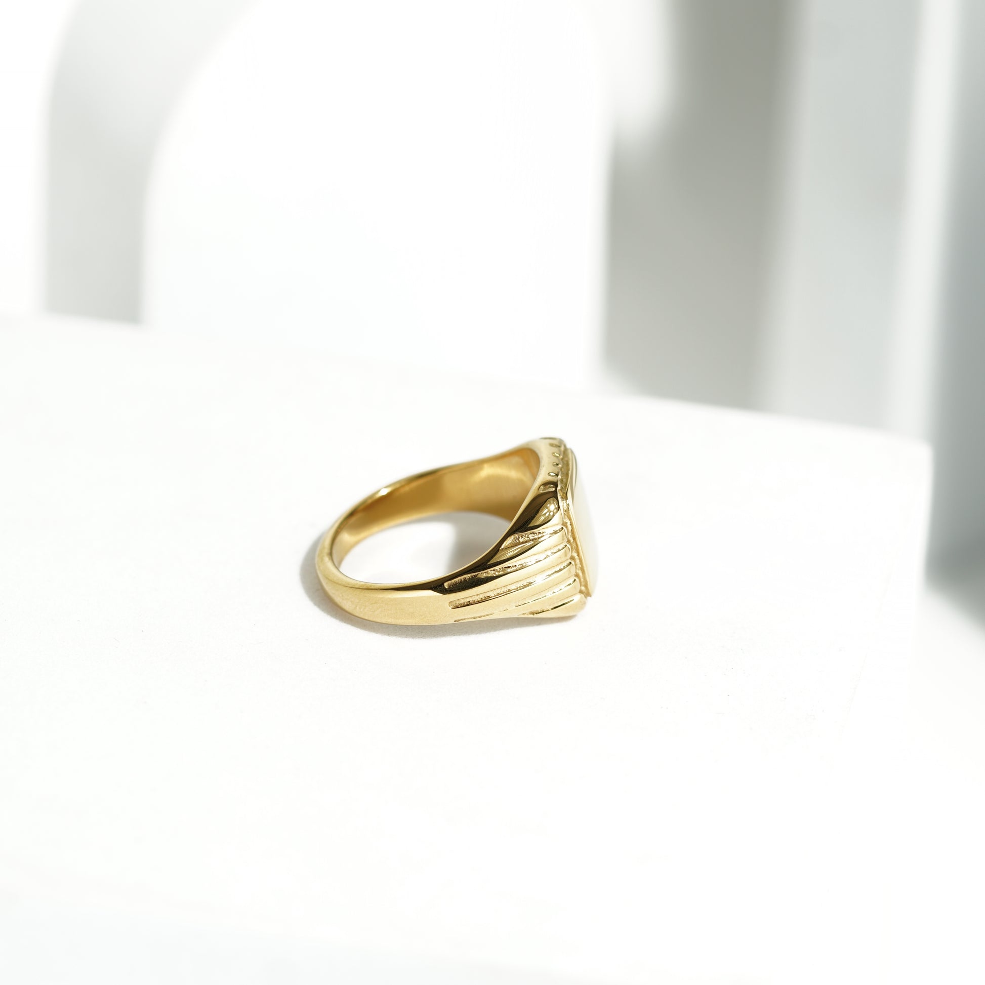 286 Square shaped pattern ring