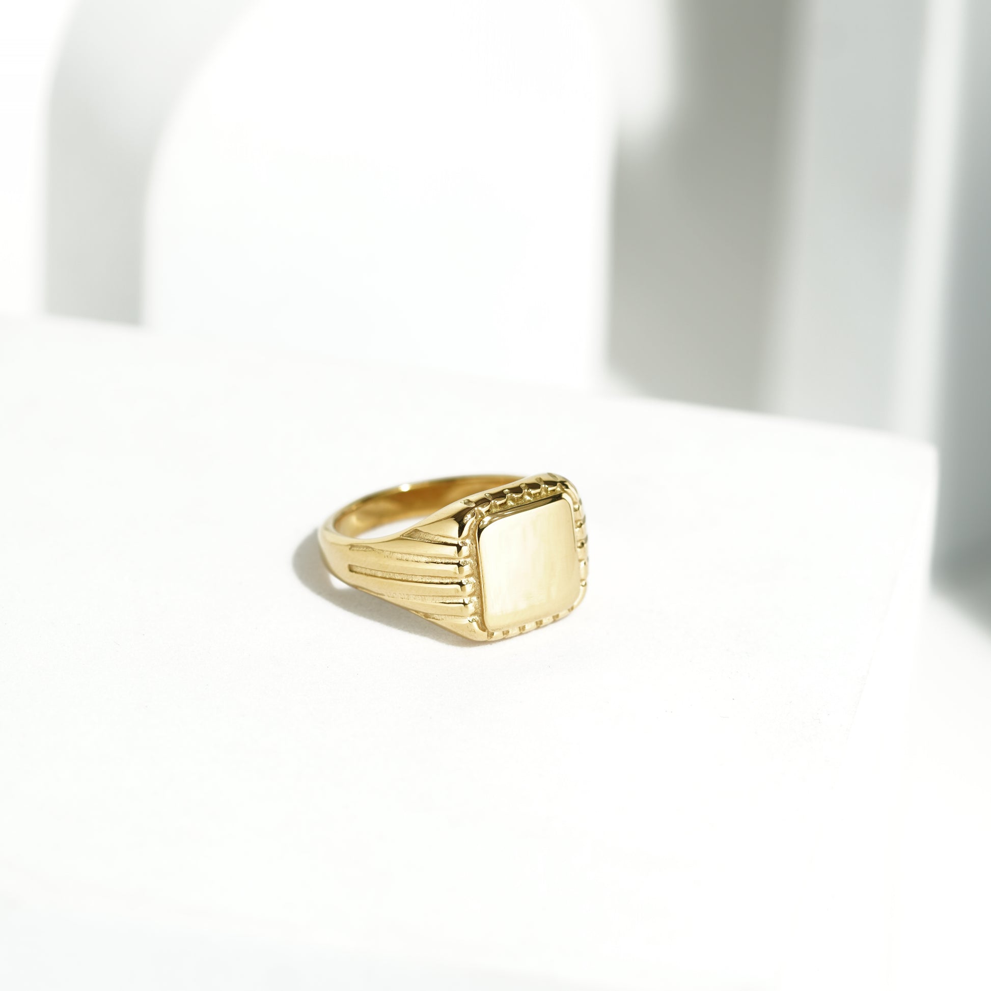 286 Square shaped pattern ring