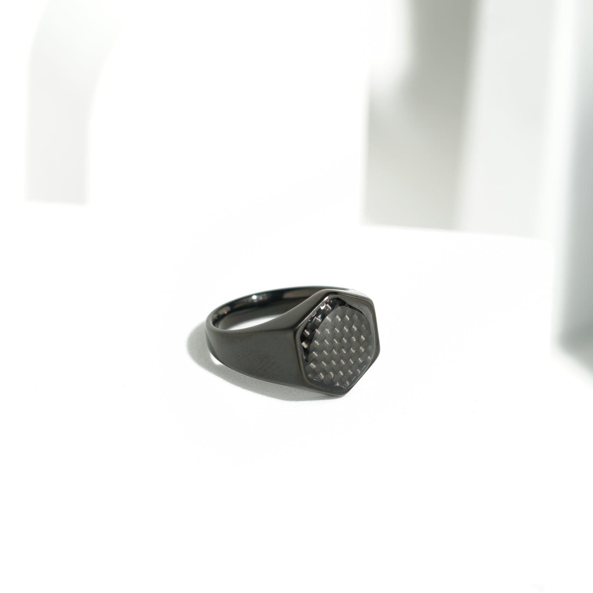 447 Black Hexagonal Patterned Ring