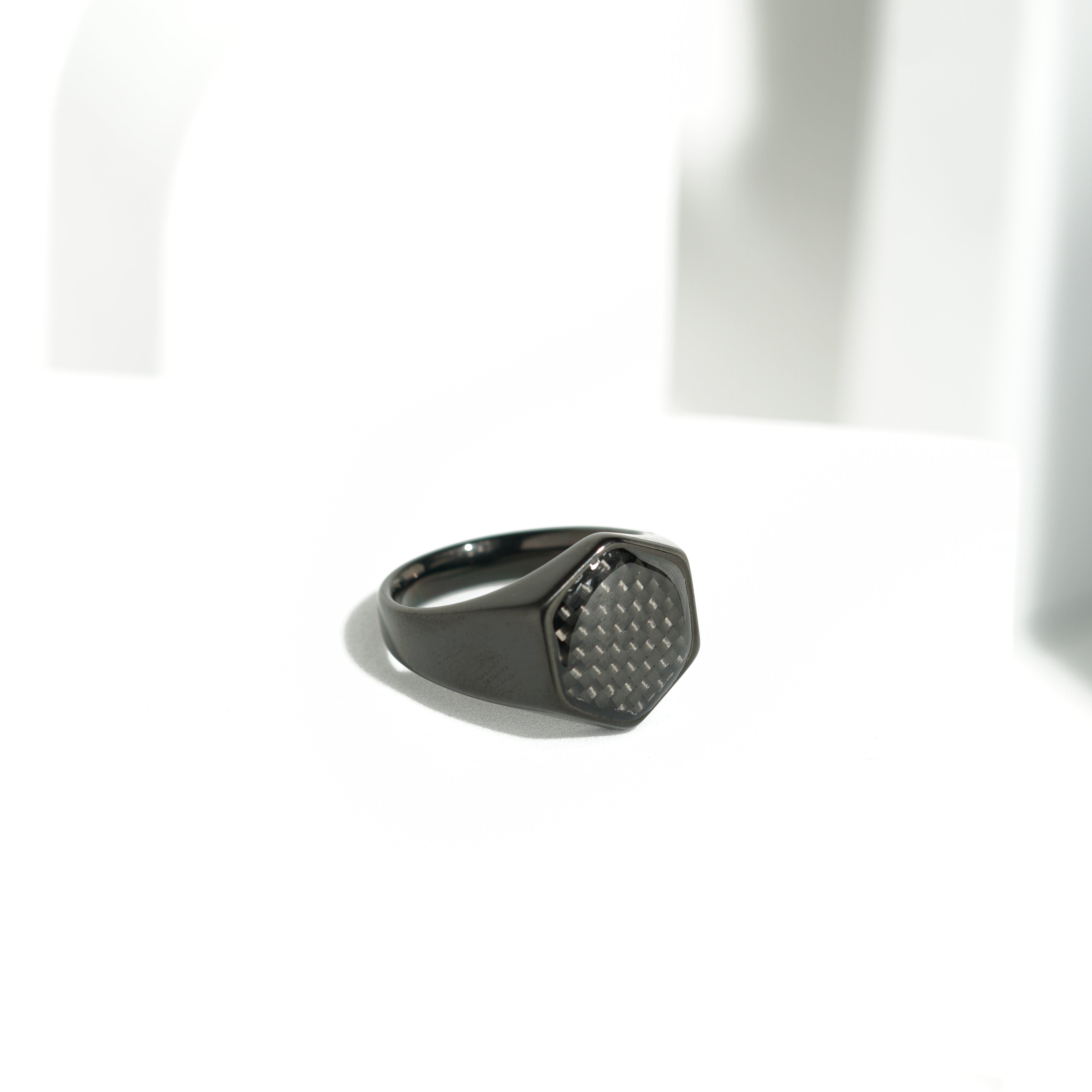 447 Black Hexagonal Patterned Ring