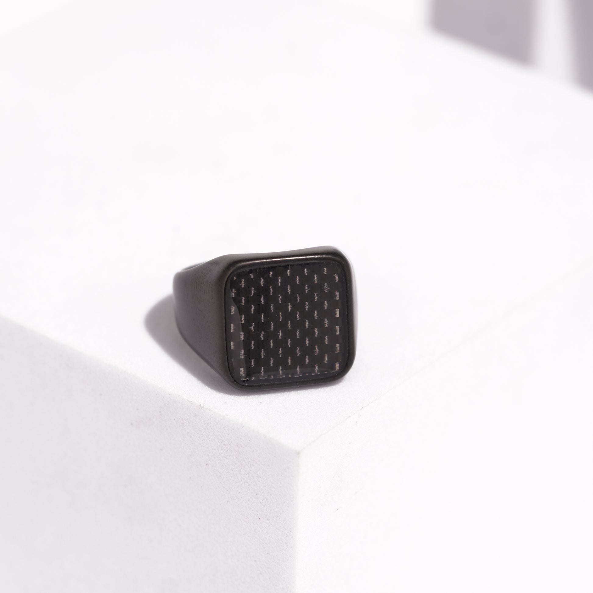 426 black pattern ring