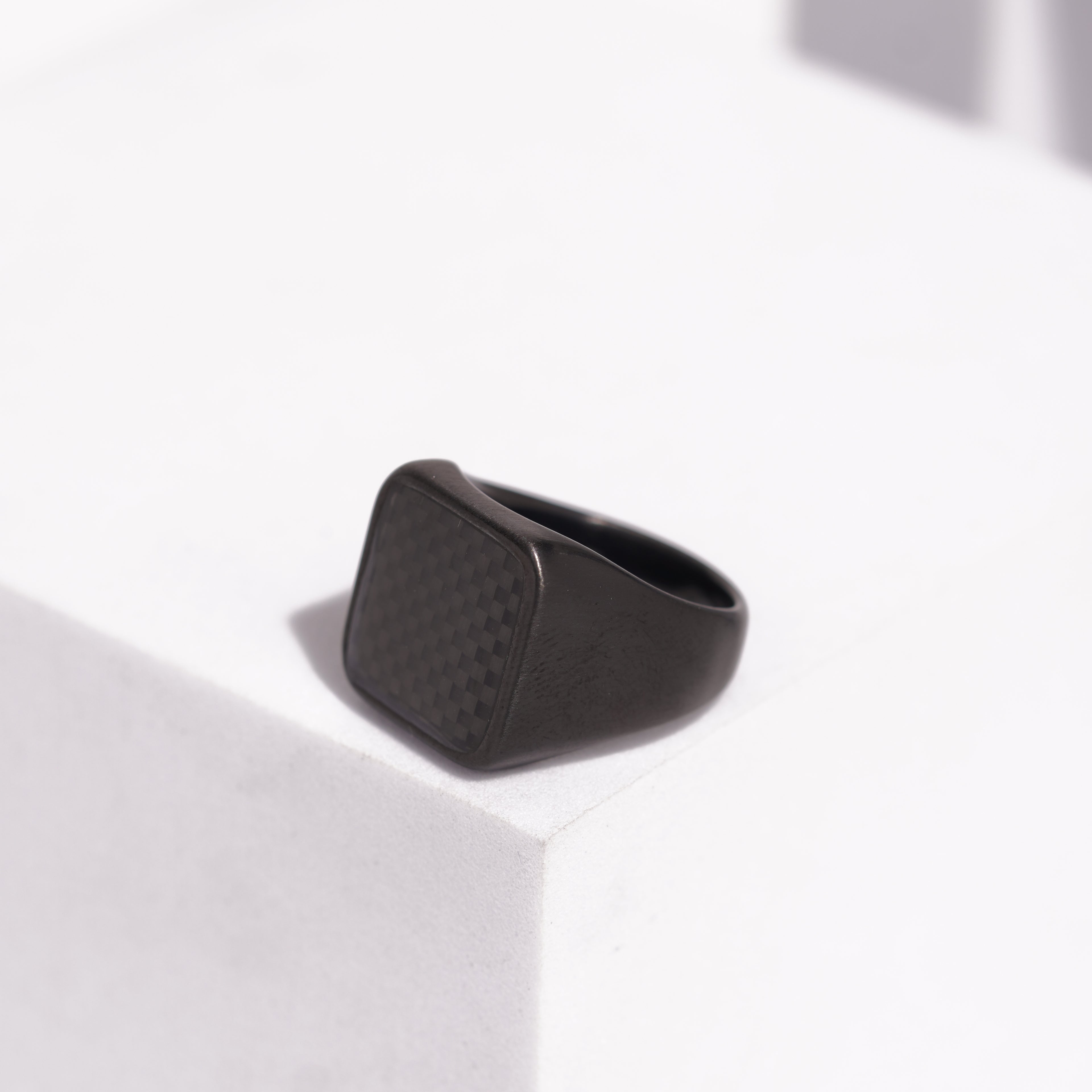 426 black pattern ring
