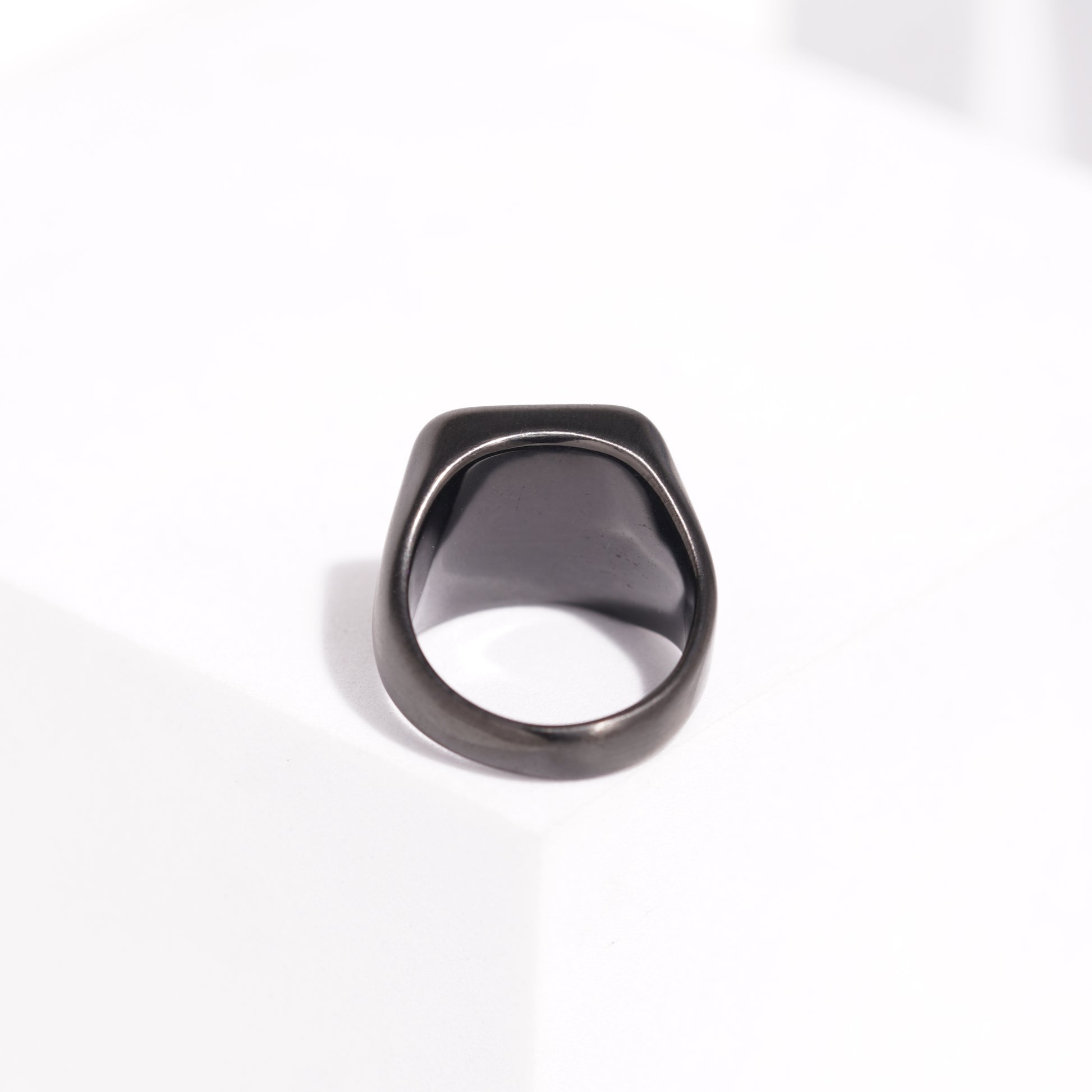 426 black pattern ring