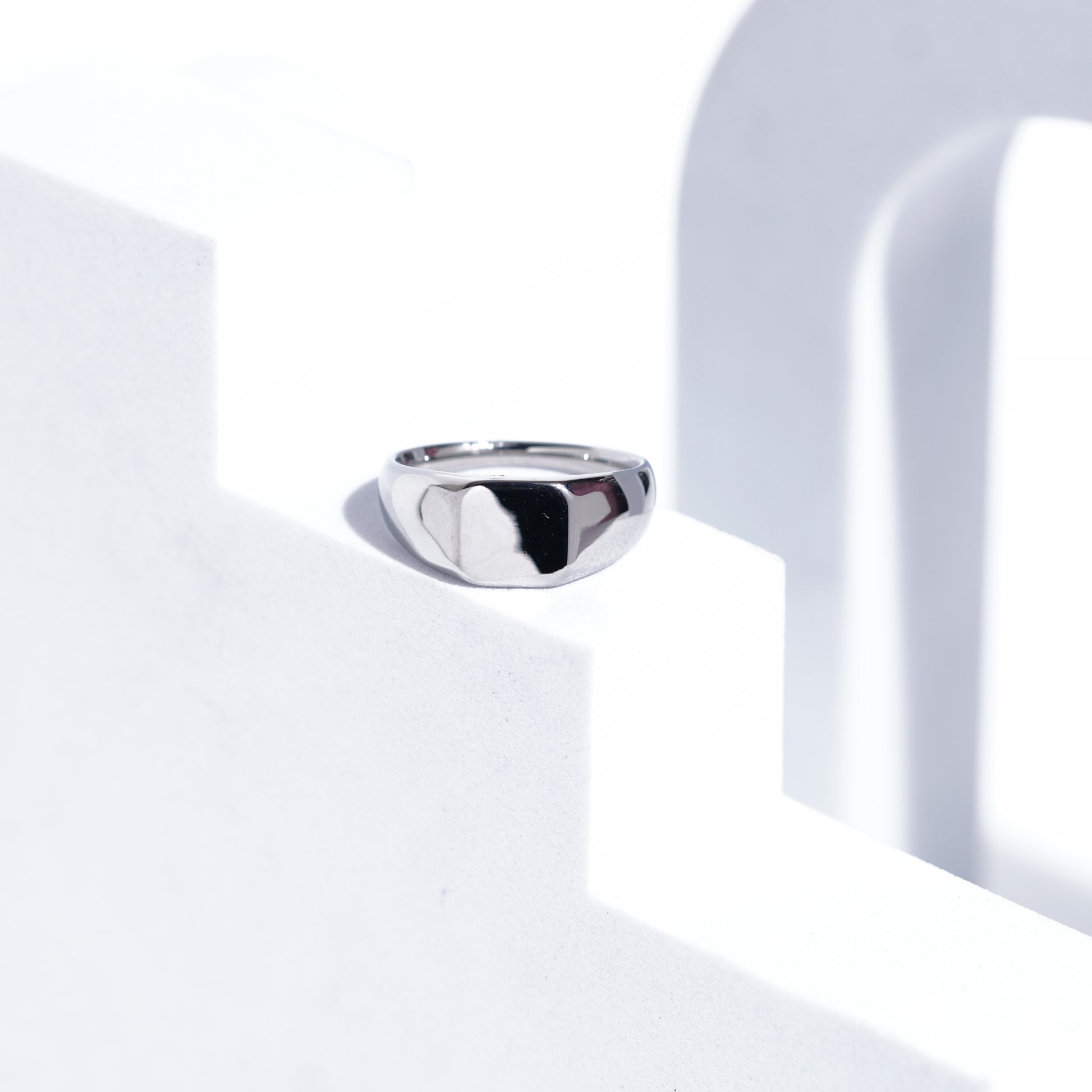 (51) Multicolour electroplated rings