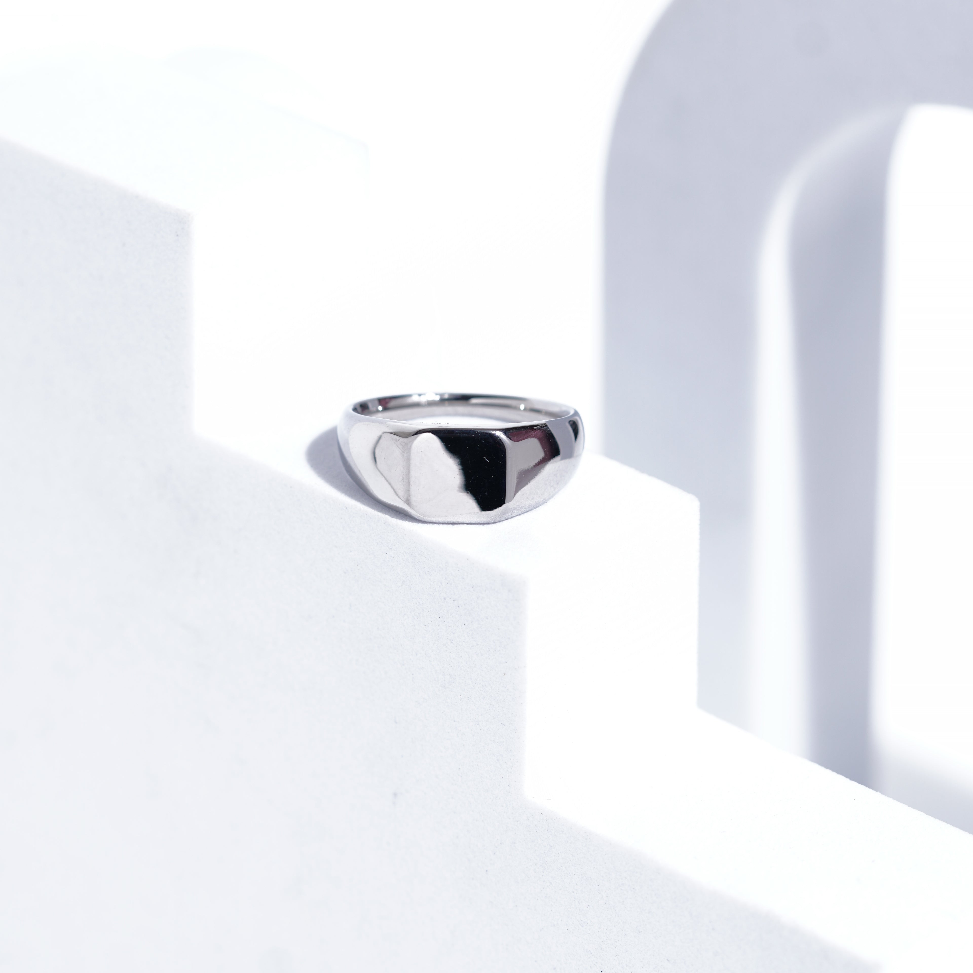 (51) Multicolour electroplated rings