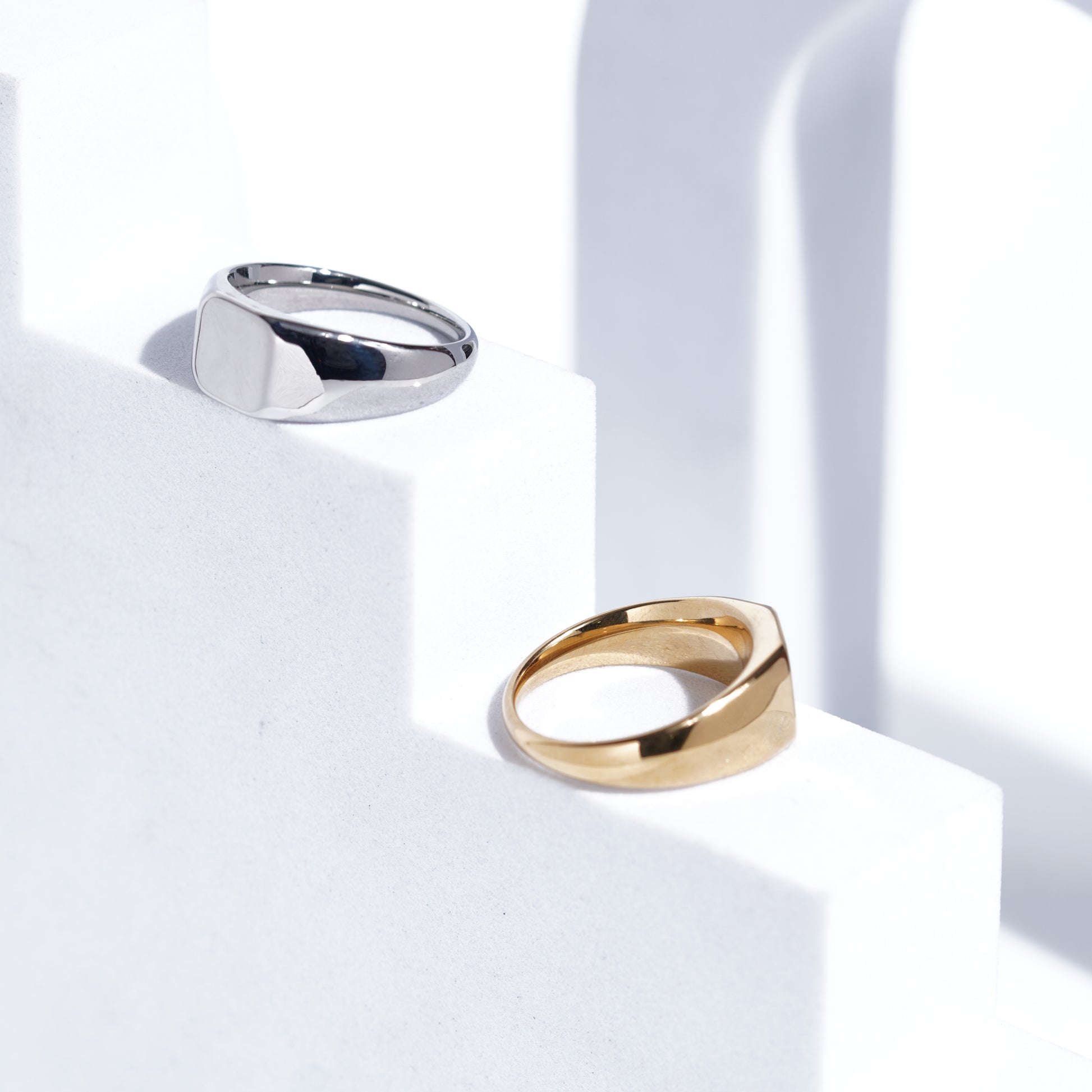 (51) Multicolour electroplated rings