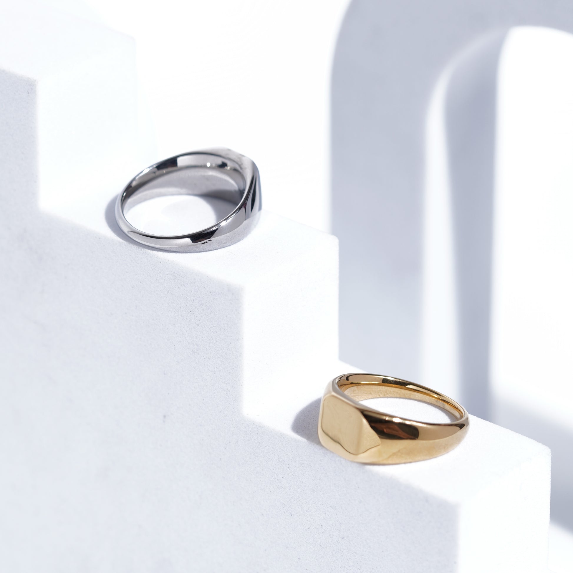 (51) Multicolour electroplated rings