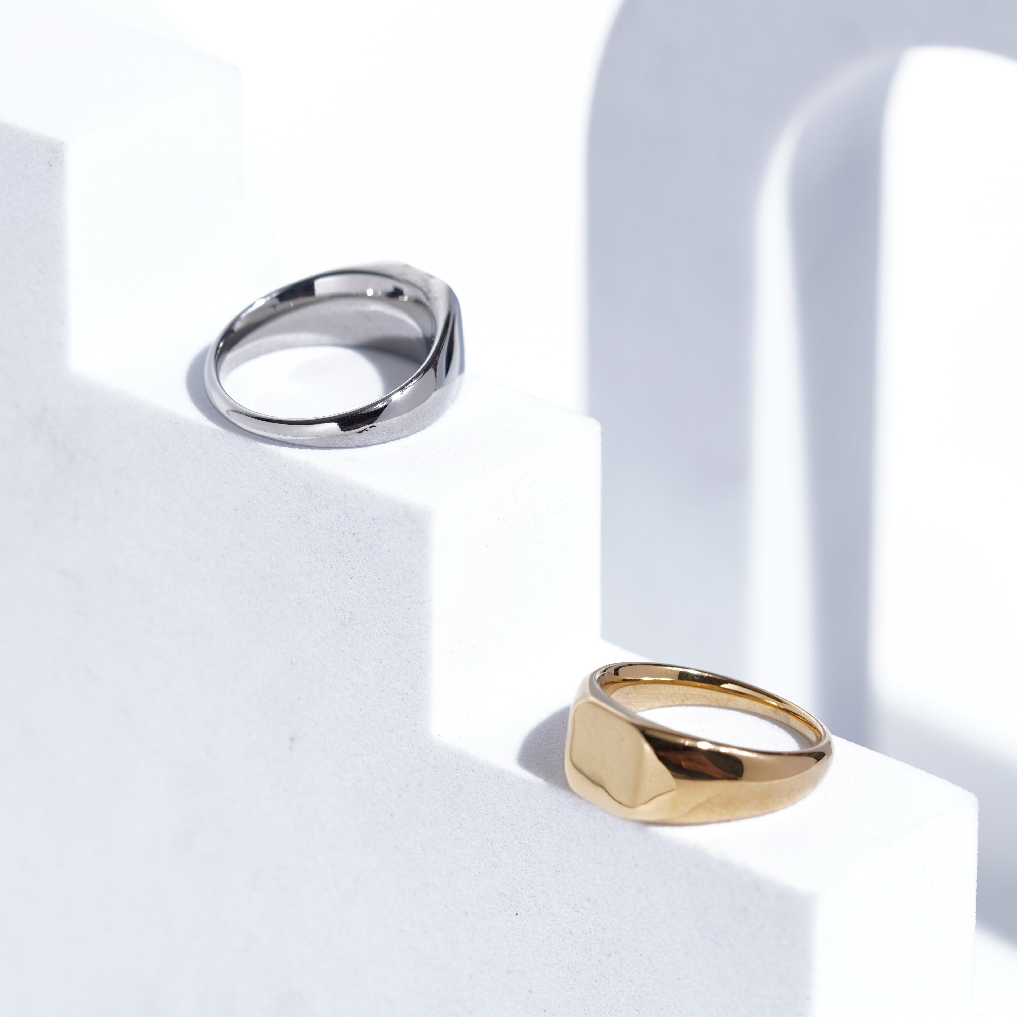 (51) Multicolour electroplated rings