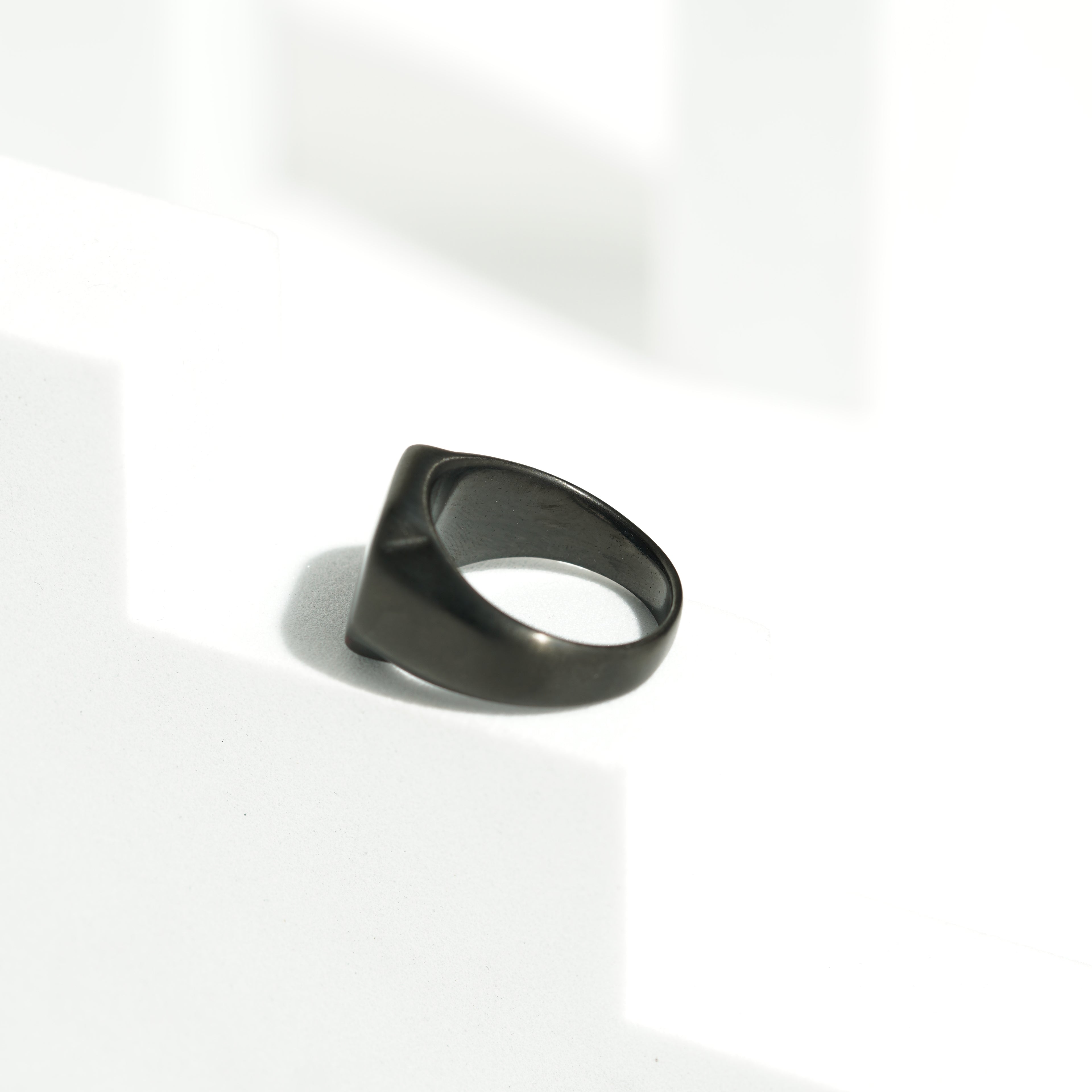 (828) Bold black mens ring