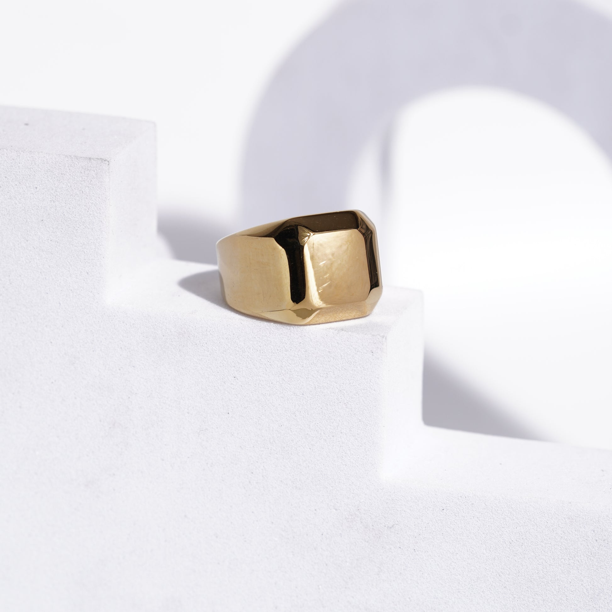 (32) Geometric Gold Signet Ring