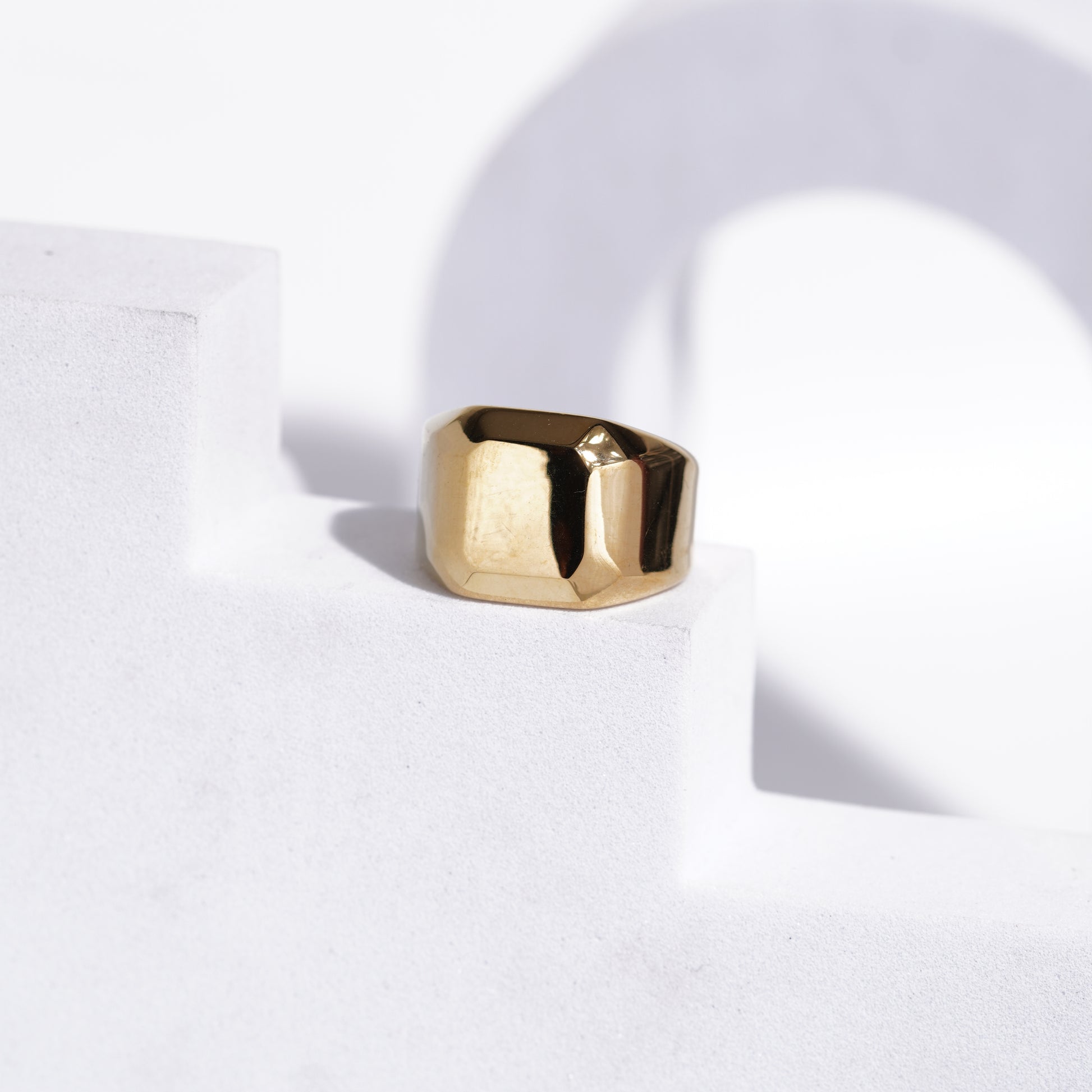 (32) Geometric Gold Signet Ring