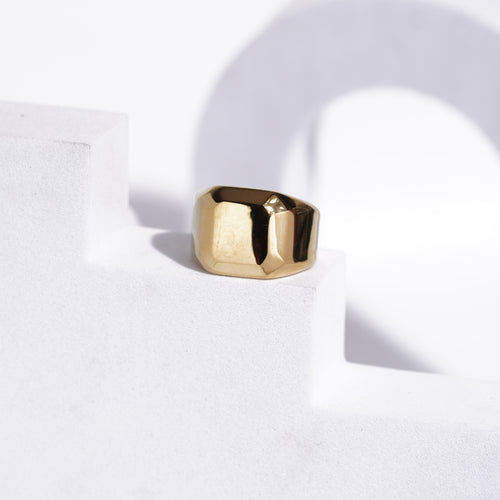 (32) Geometric Gold Signet Ring