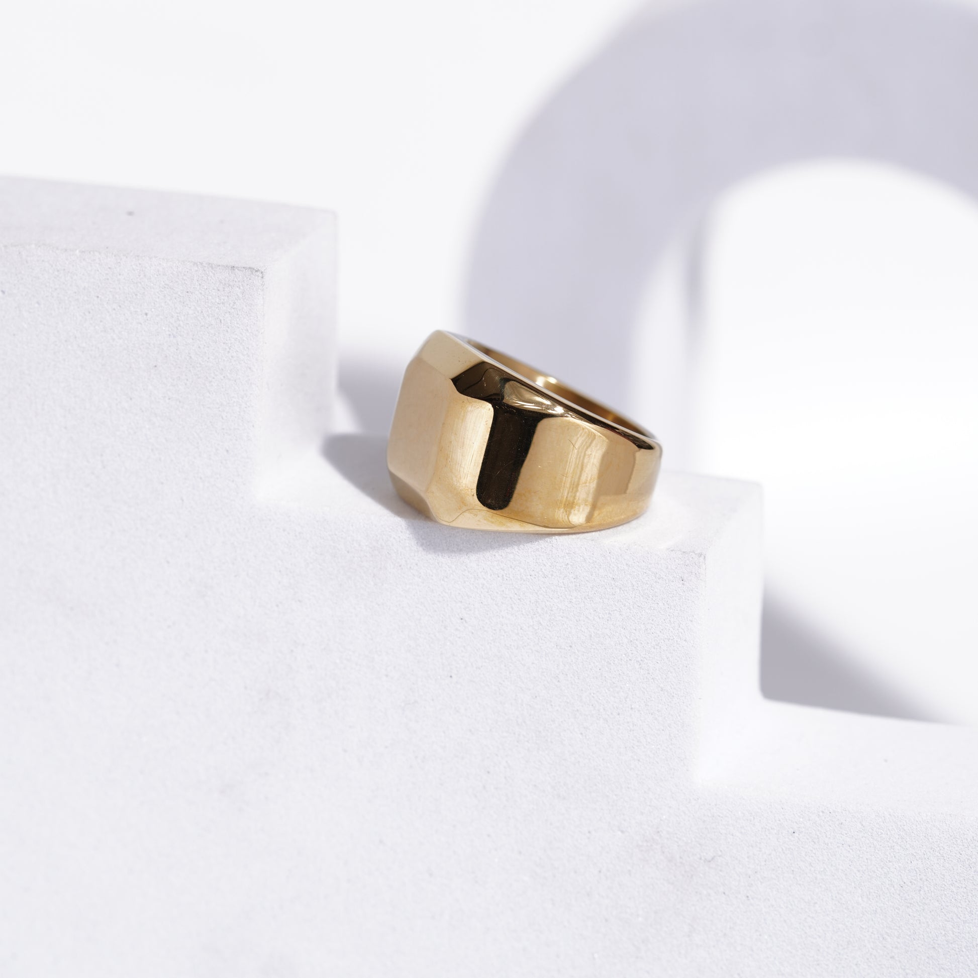 (32) Geometric Gold Signet Ring