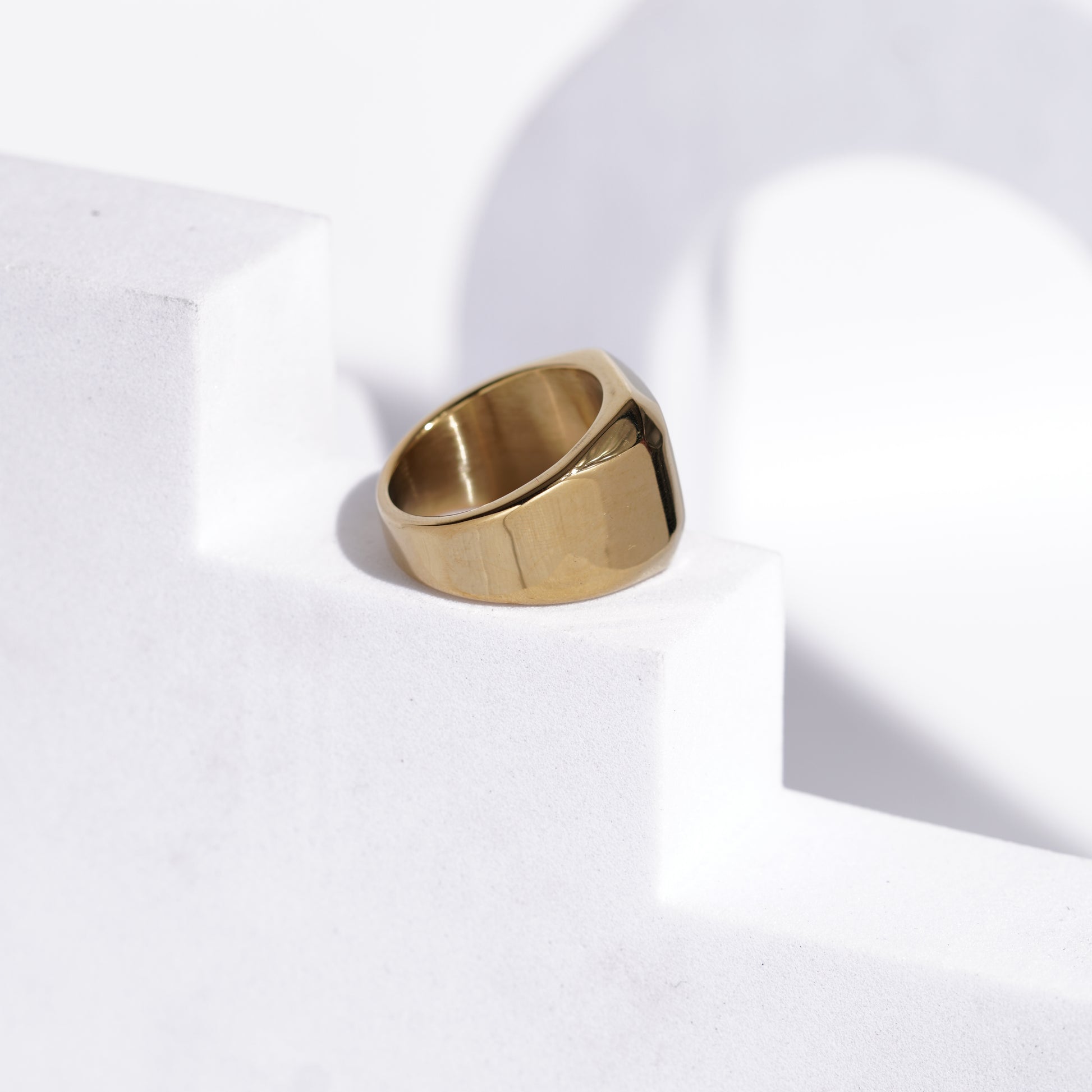 (32) Geometric Gold Signet Ring