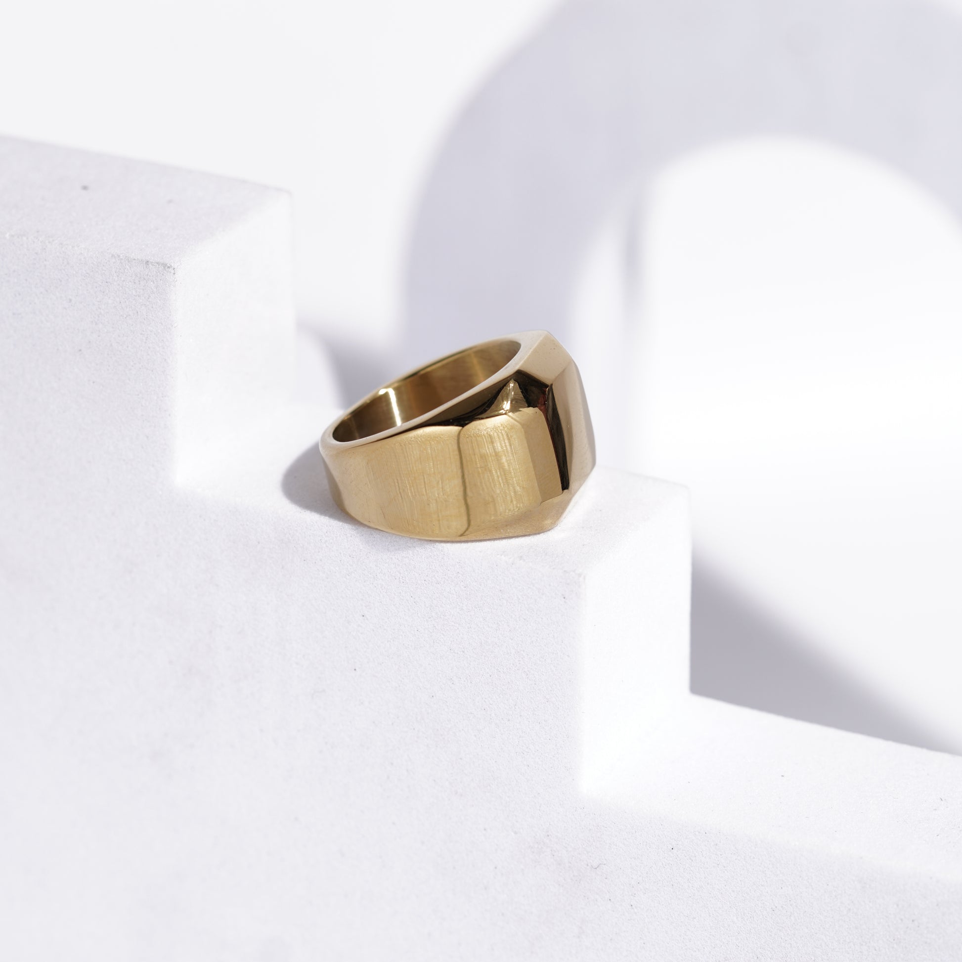(32) Geometric Gold Signet Ring