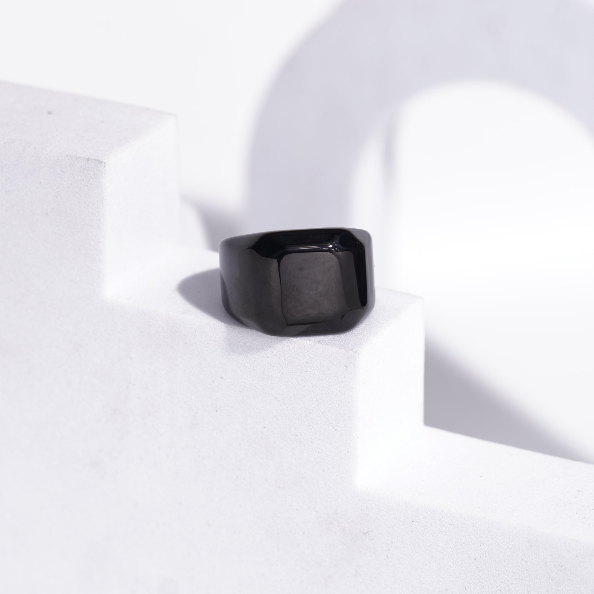 (89) geometric black polished men rings