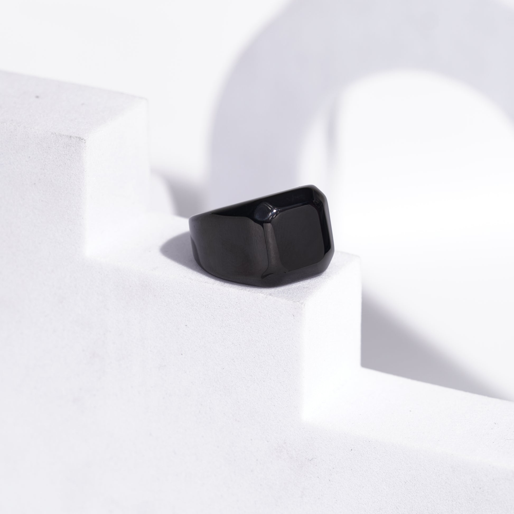 (89) geometric black polished men rings