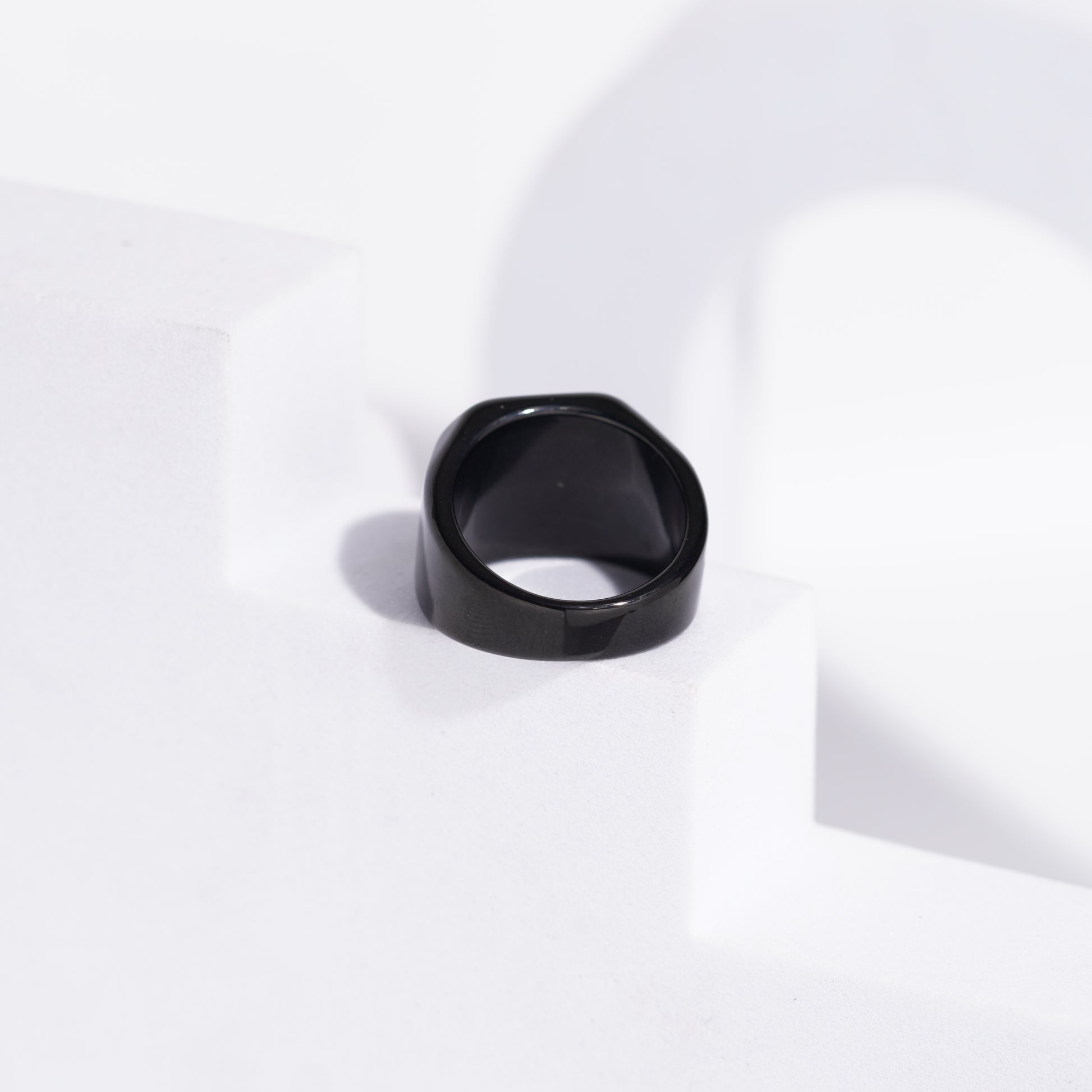 (89) geometric black polished men rings