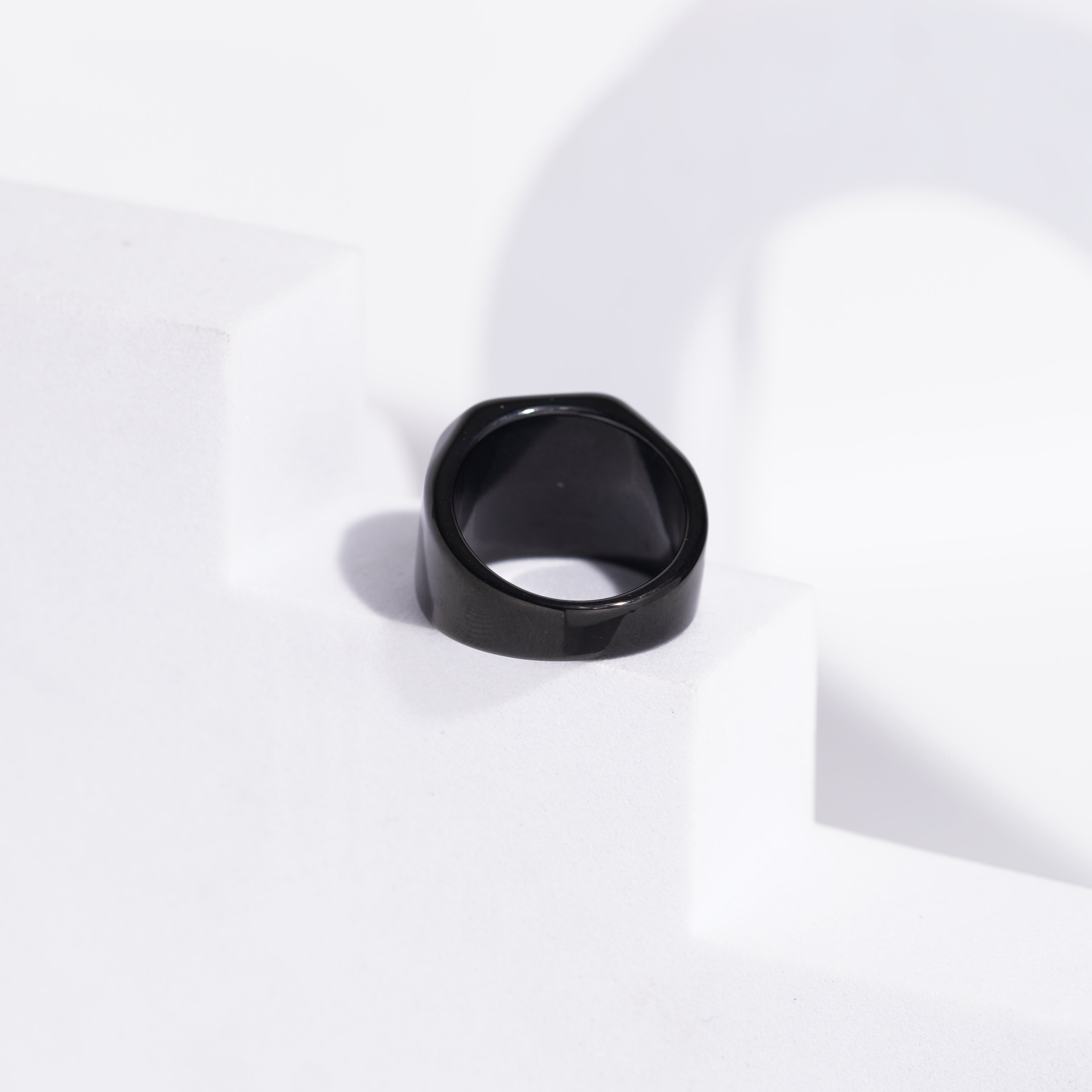 (89) geometric black polished men rings