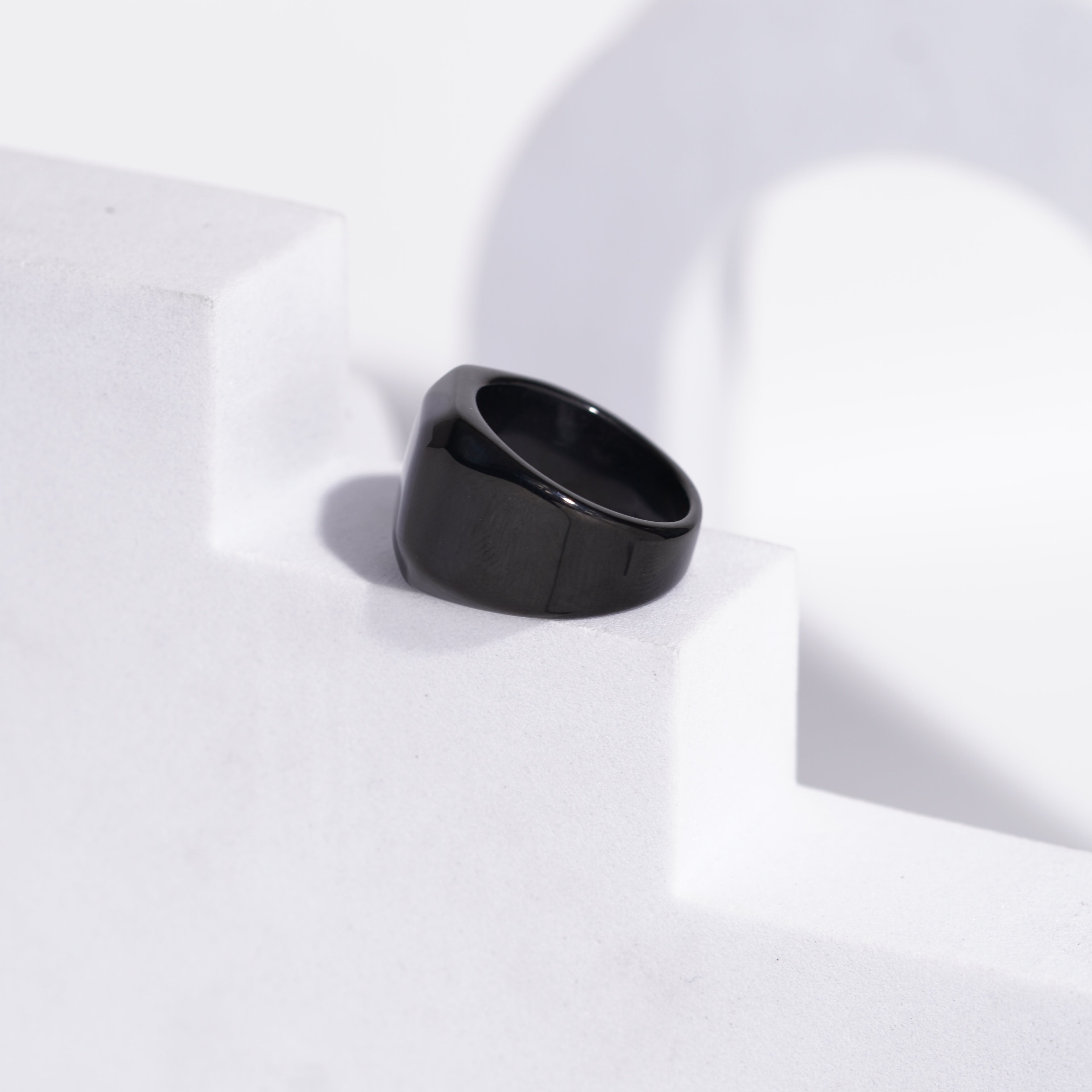 (89) geometric black polished men rings