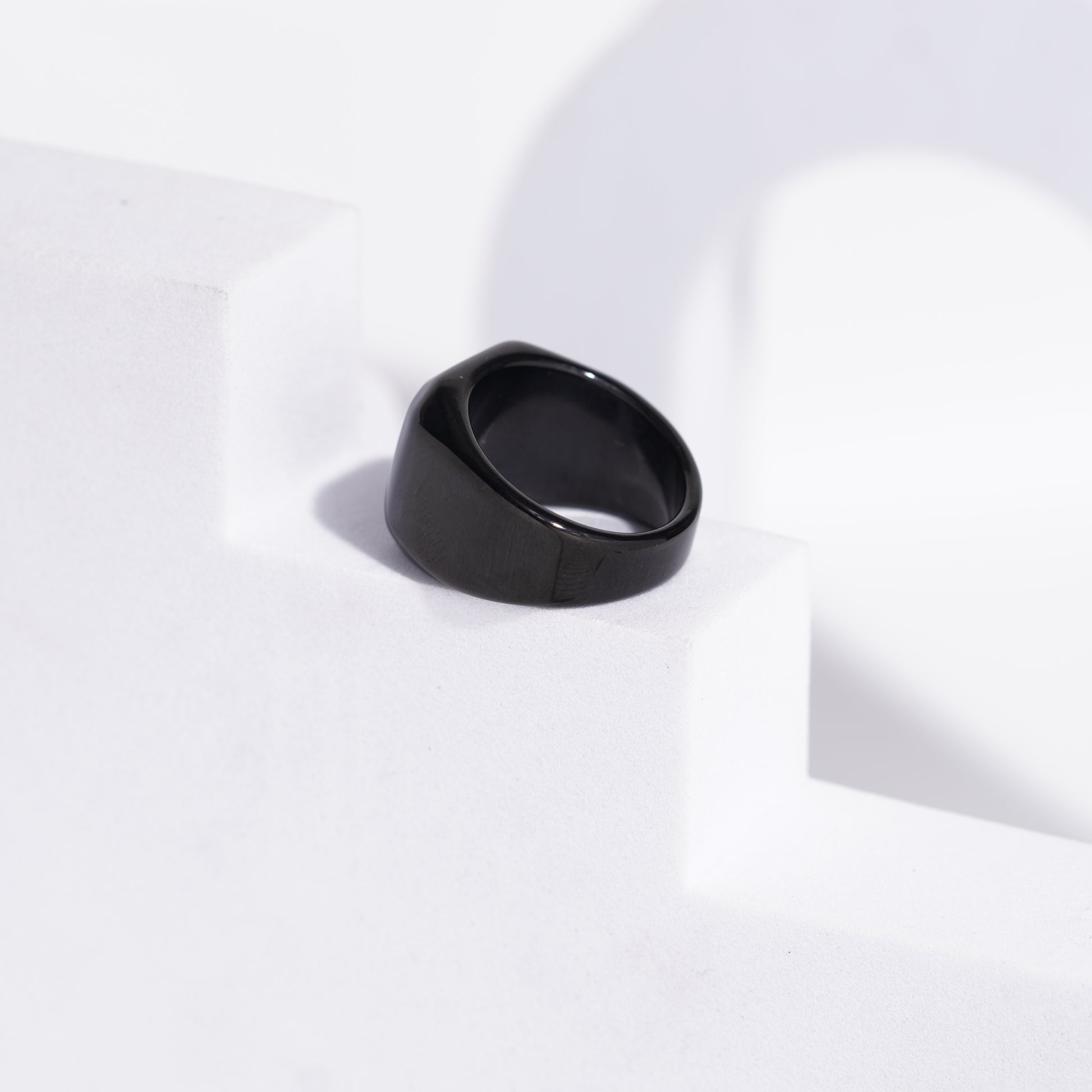 (89) geometric black polished men rings