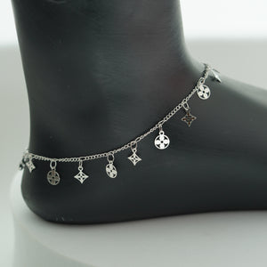 (2C) CLOVER CHARM ANKLETS