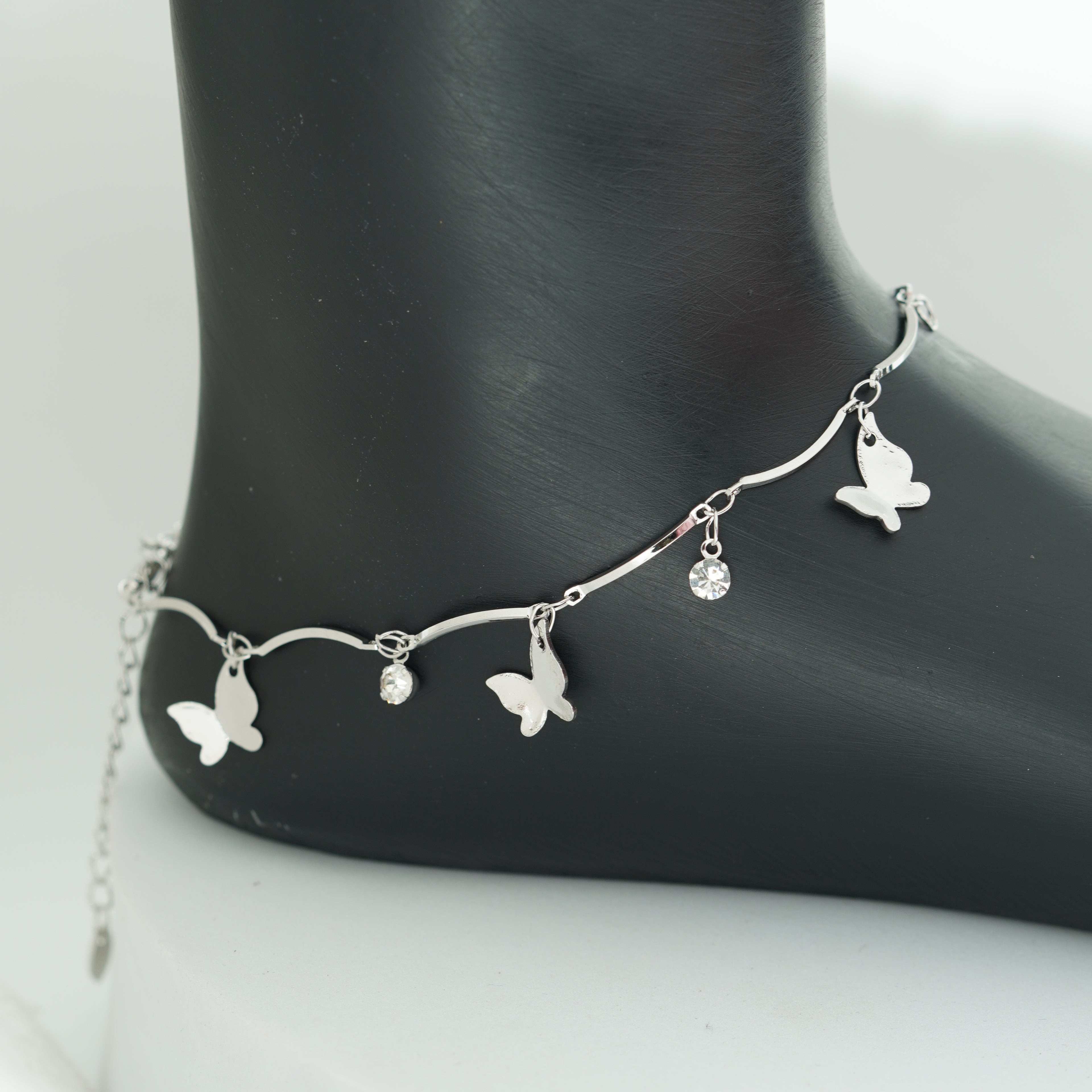 (7B) BUTTERFLY CHARM ANKLET