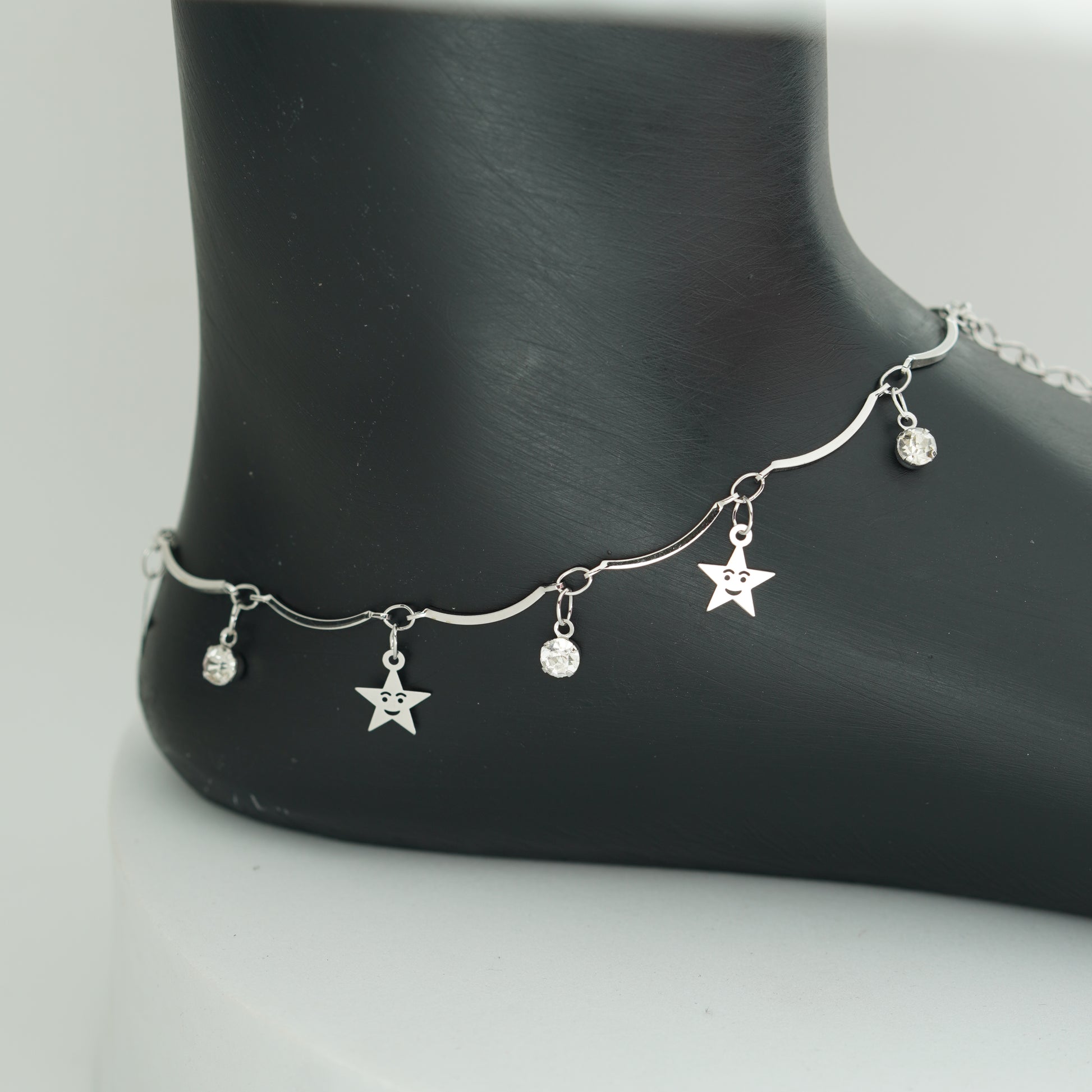 (7D) SMILEY STAR ANKLETS