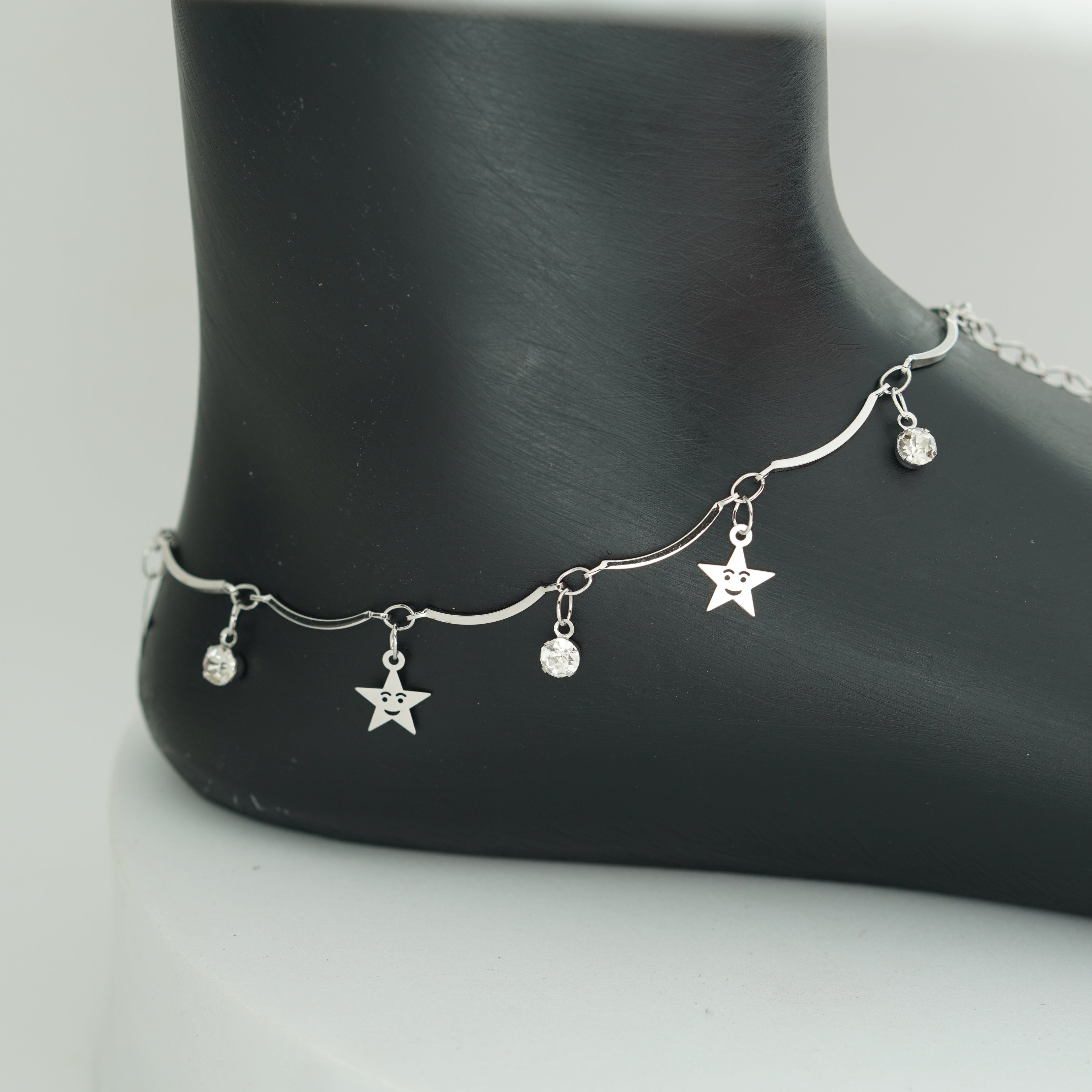 (7D) SMILEY STAR ANKLETS