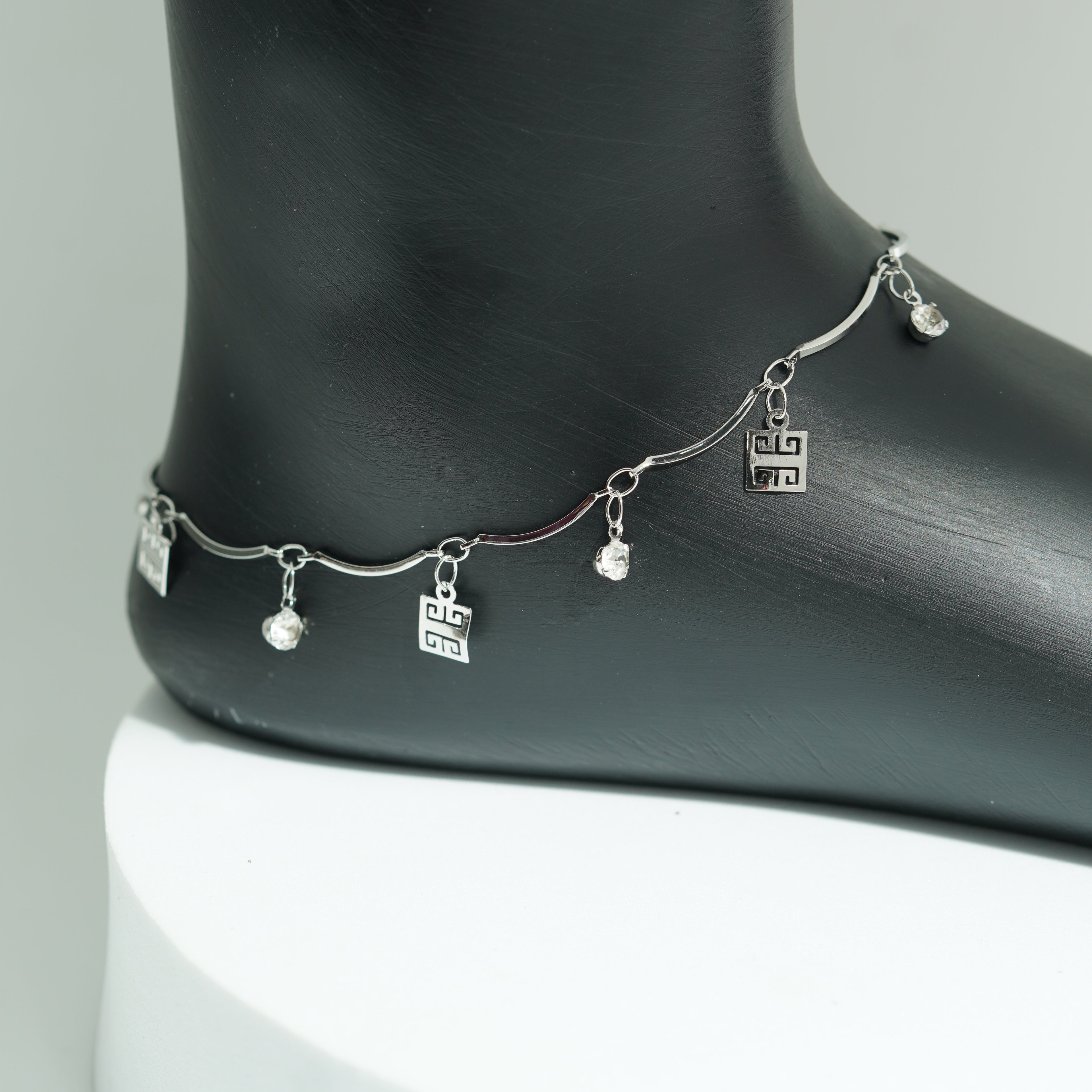 (6B) MAZE DESIGNED ANKLET