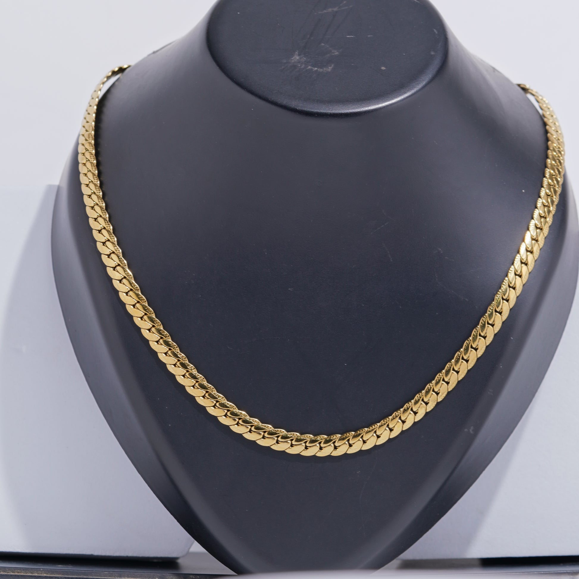 gold-tone snake pattern chain