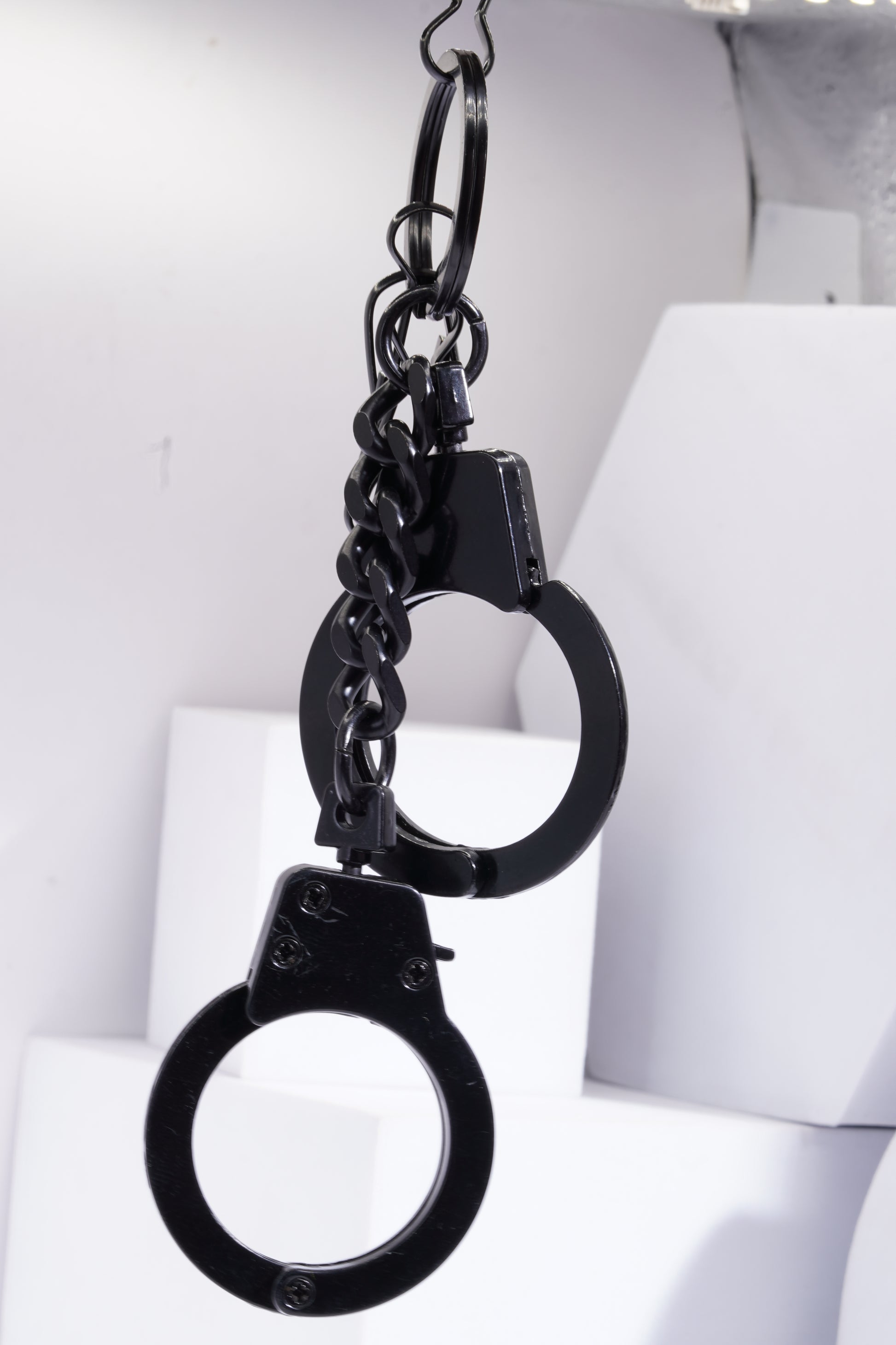 Sophisticated And Premium Stainless steel double hand cuffs Keychains