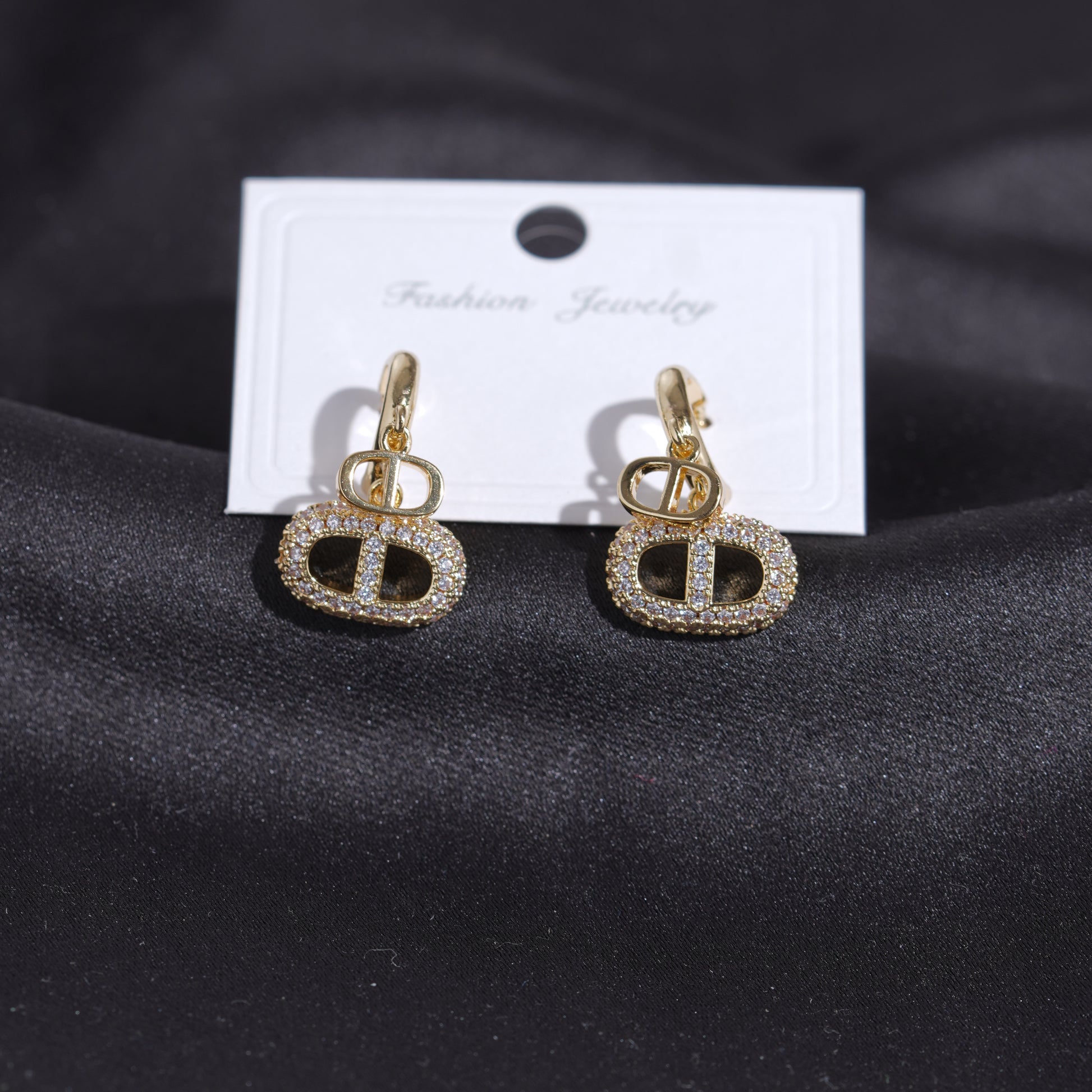 Elan Gold knot Earrings