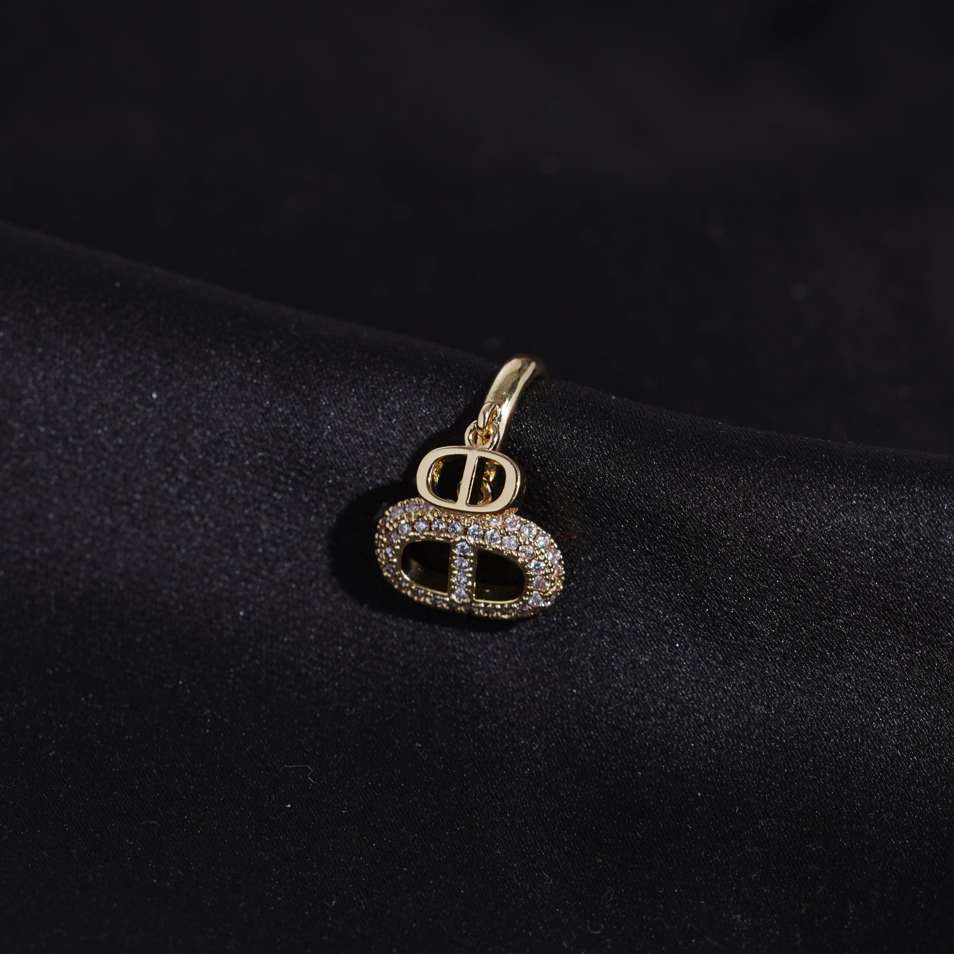Elan Gold knot Earrings